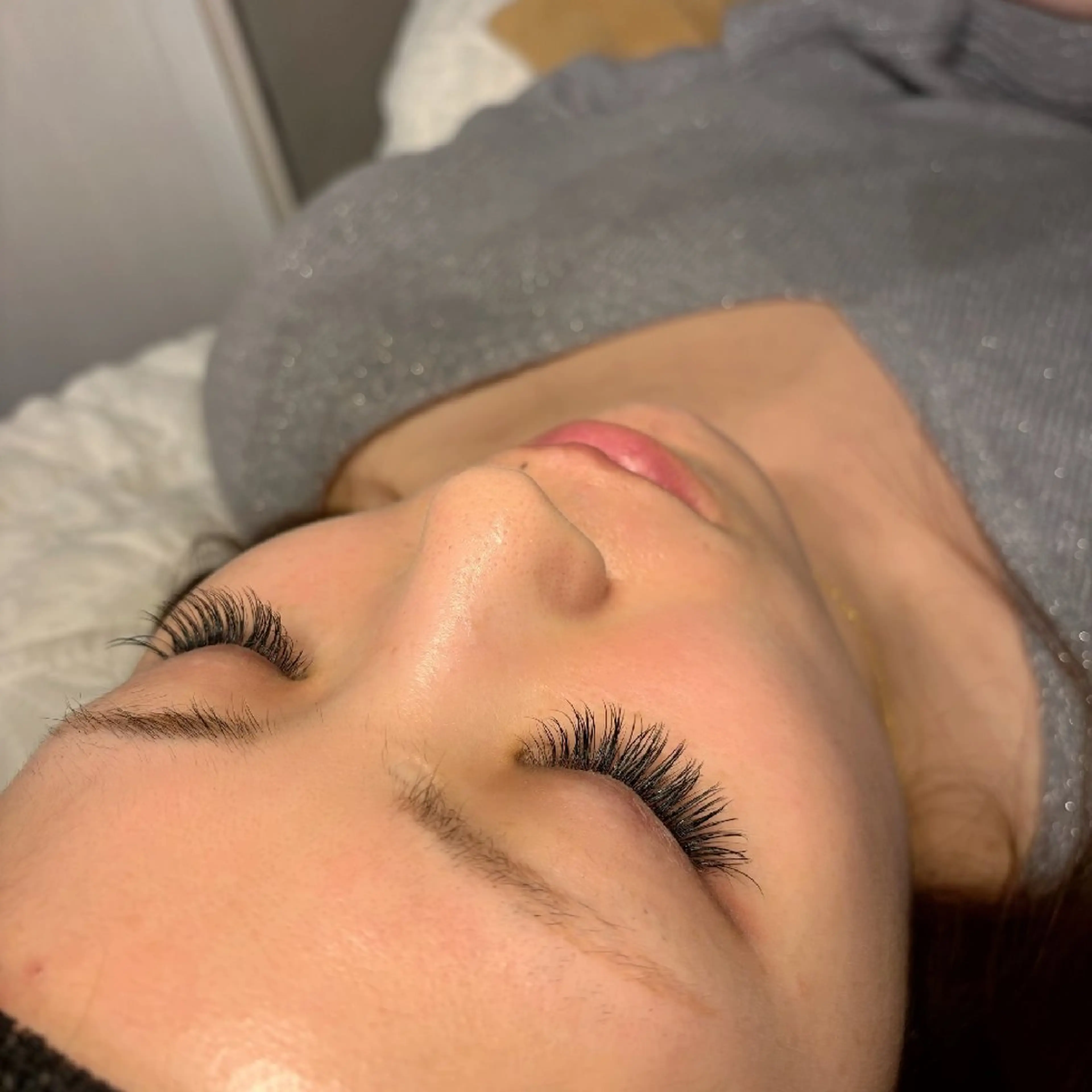 マツエク・マツパ annoii hair eye nail所属・annoiiヘア・マ ツゲ・眉毛・耳つぼのヘアスタイル