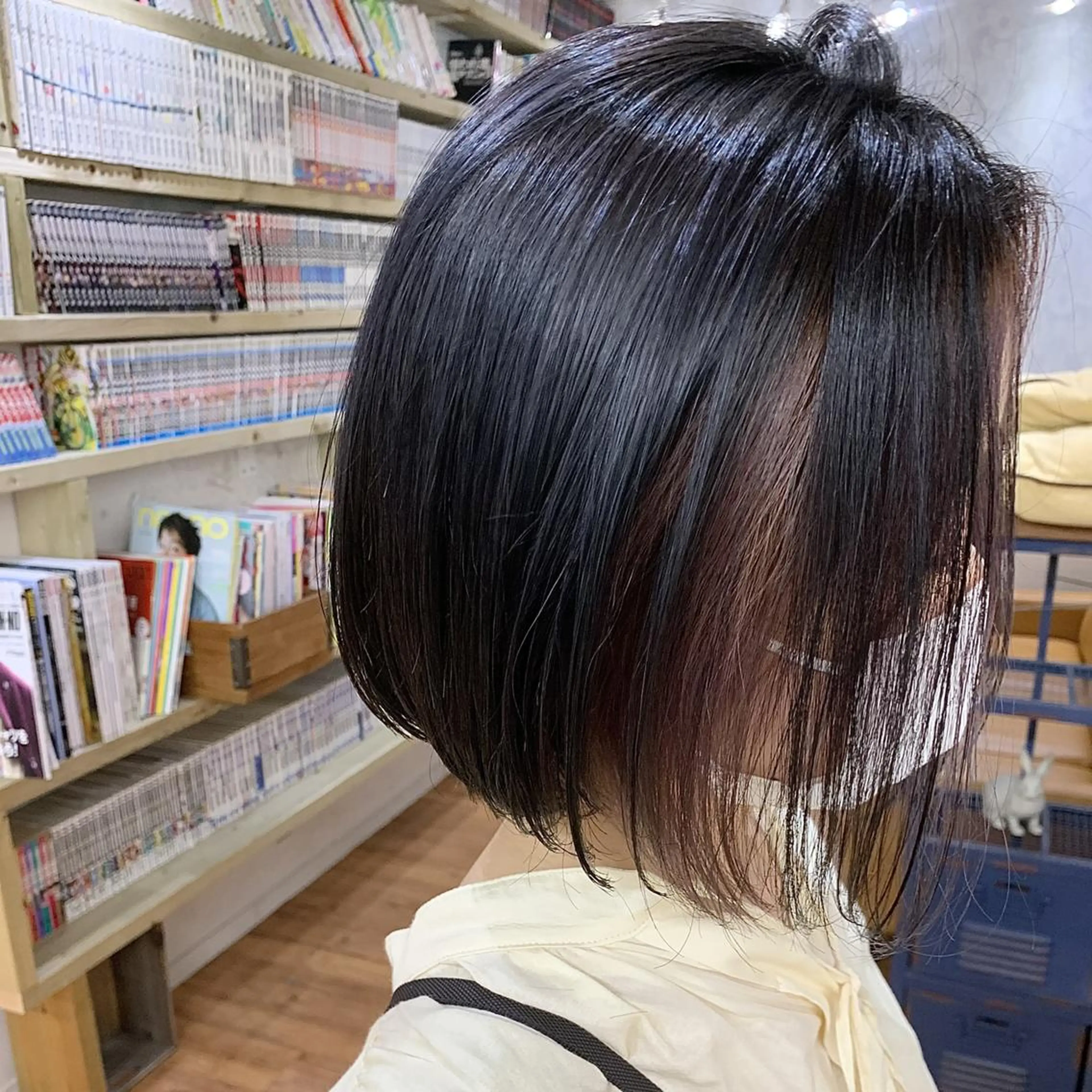 ショート カラー 黒髪 ブルーカラー ブルーブラック インナーカラー ピンクカラー カット ヘアカラー トリートメント お顔まわりカット🌱 emo.村松泉綺のヘアスタイル