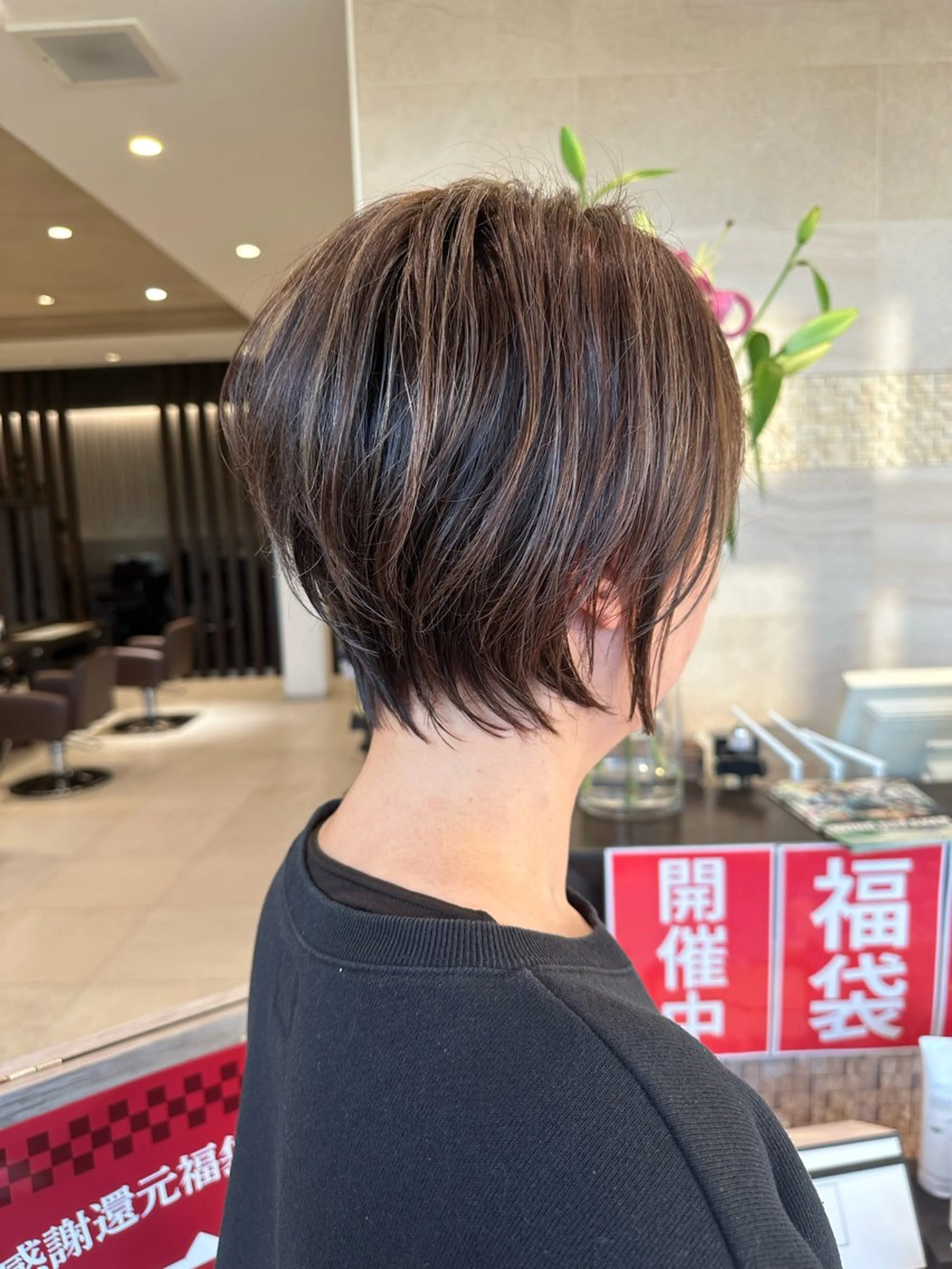 ショート ハイライト 白髪ぼかしモデル 募集中ヒキマカイトのヘアスタイル