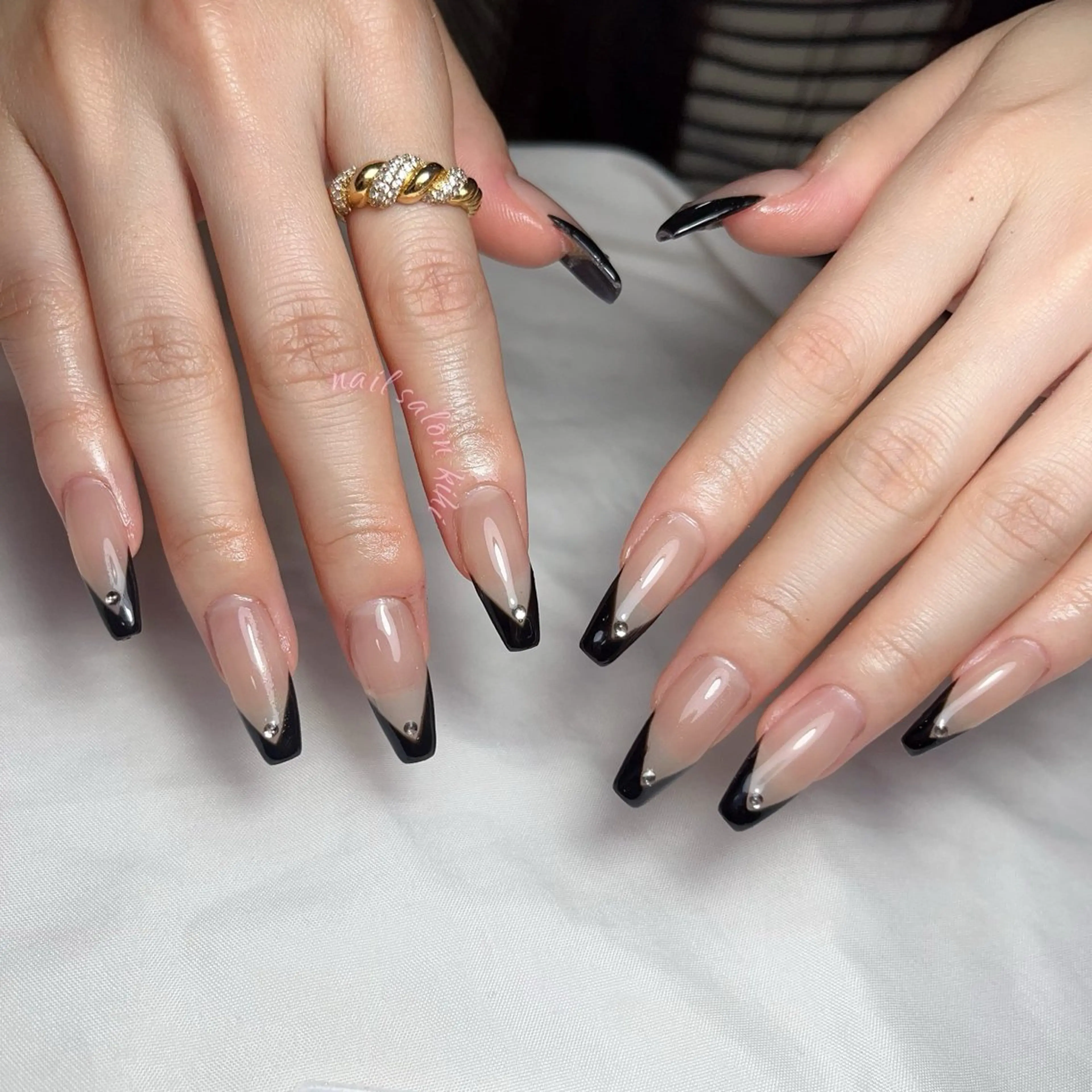 ネイル アートネイル フレンチネイル ジェルネイル グラデーション 韓国ネイル ハンドネイル さくら💮💮 【オフ無料】のネイルデザイン