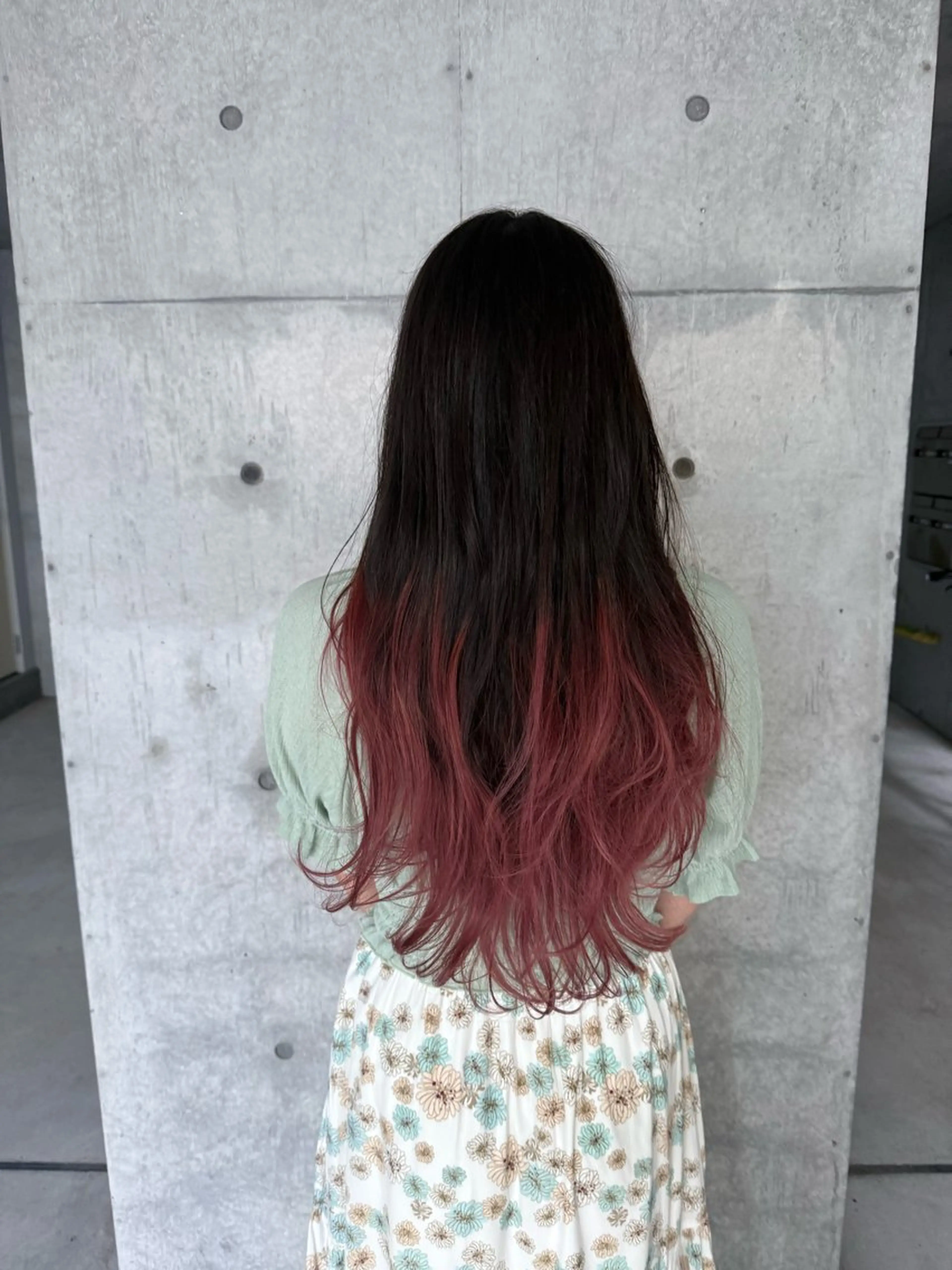 ロング カラー ロングレイヤー アッシュ ベージュカラー ブリーチ 透明感カラー カット ヘアカラー 日本一丁寧なカット/ 小林輝🍀︎のヘアスタイル