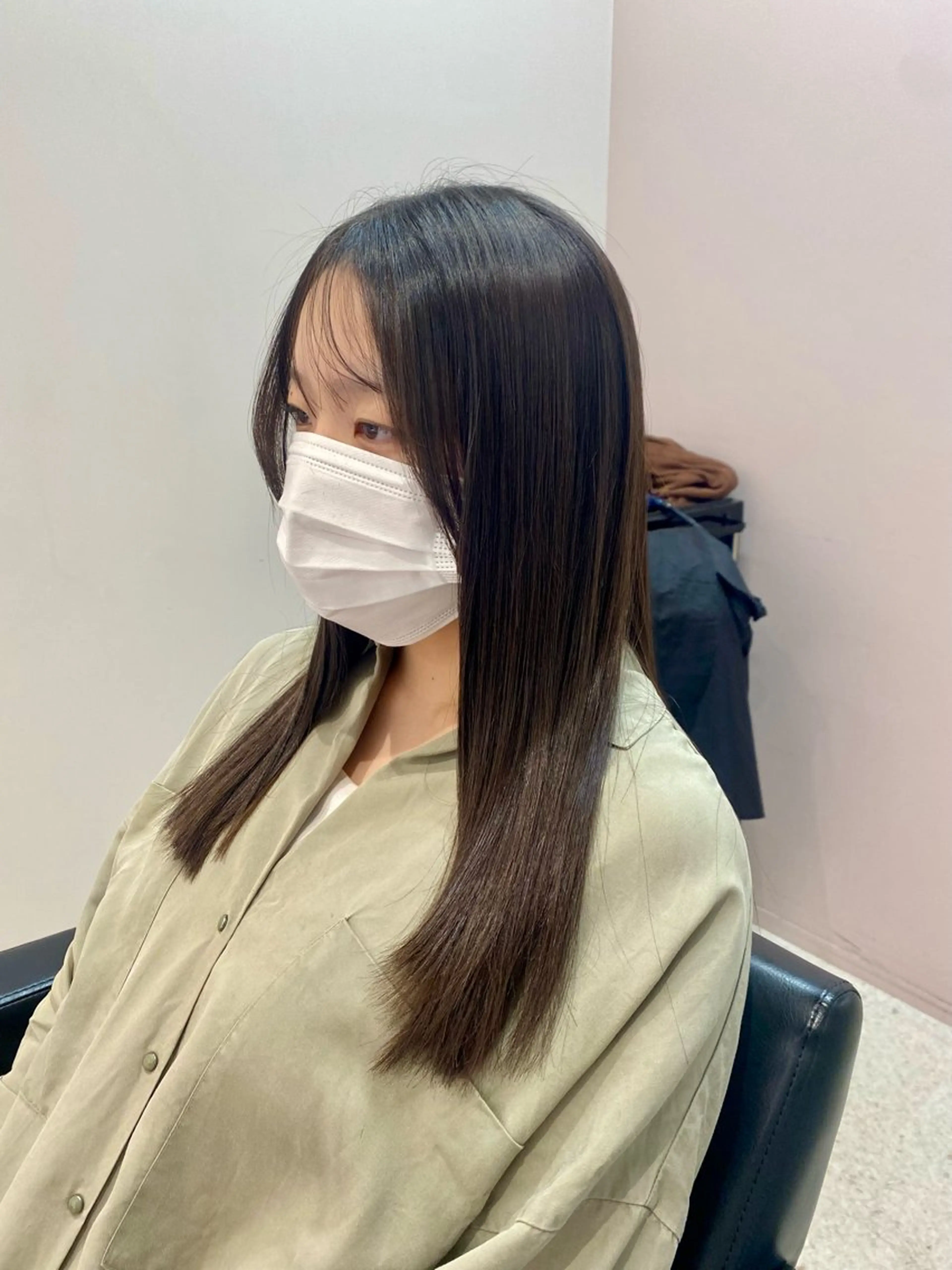 セミロング 韓国🇰🇷艶髪 ケアカラーSHURIのヘアスタイル