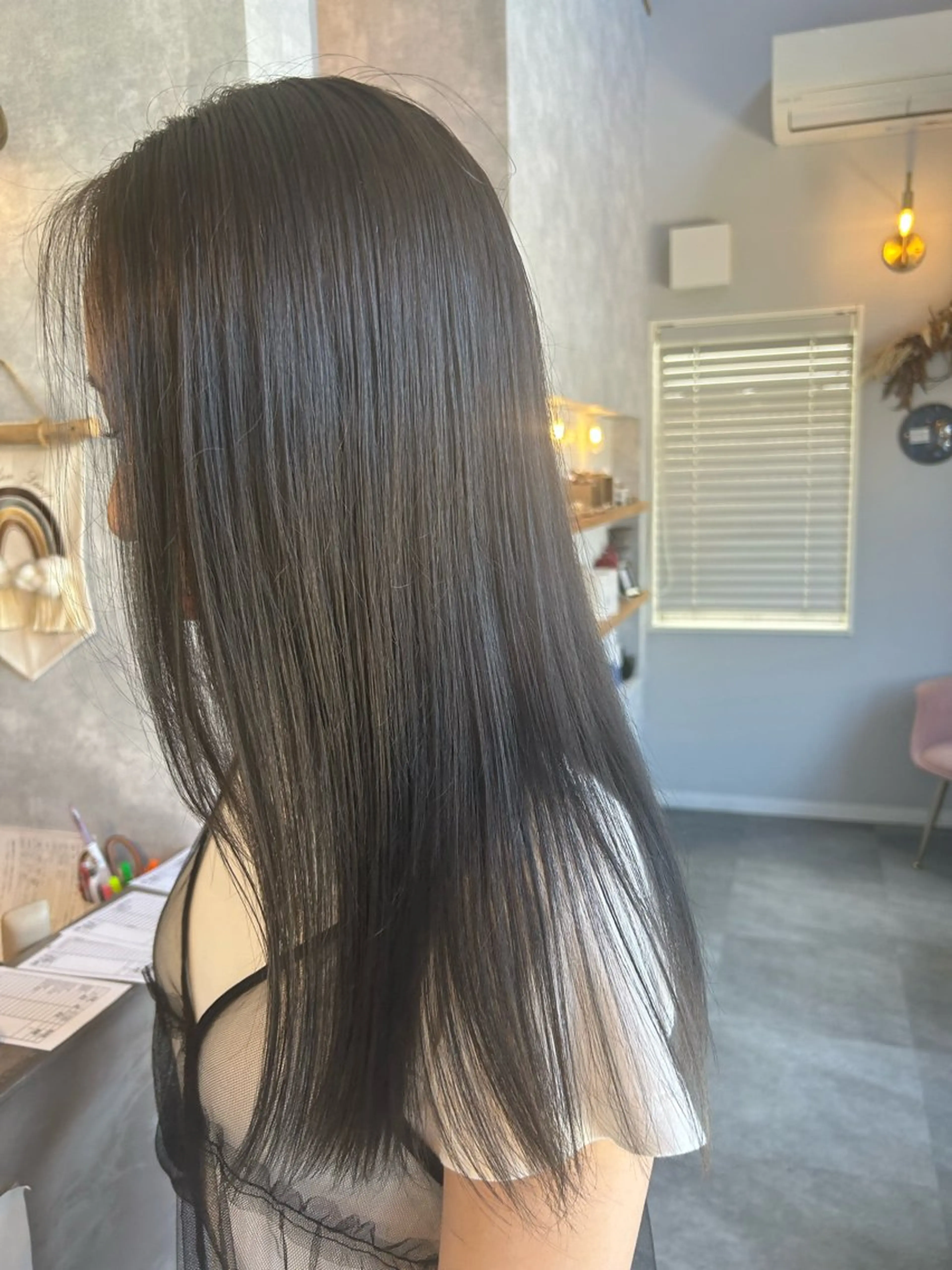 セミロング 香西 歩美【Lamp】のヘアスタイル