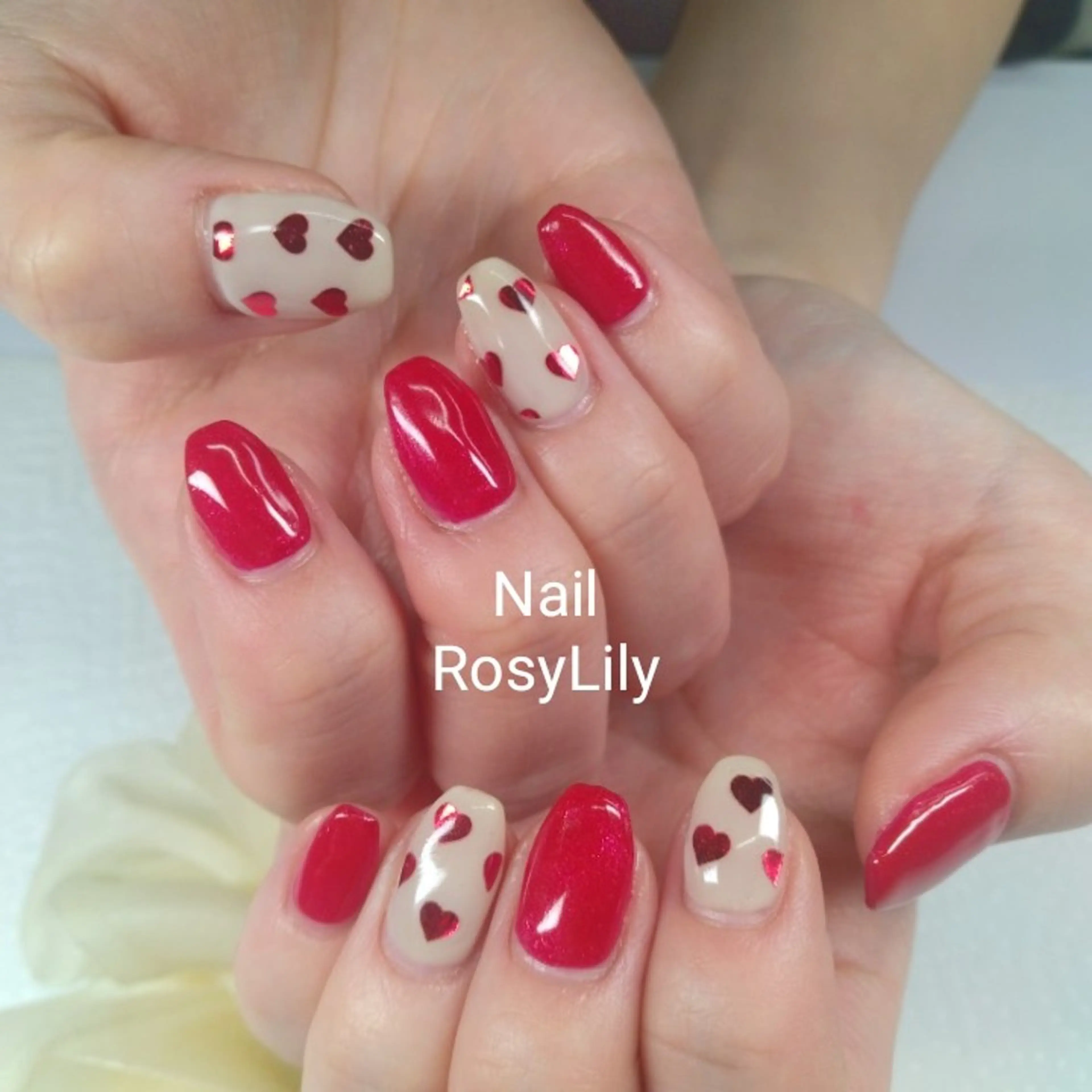 ネイル ハート 赤色 バレンタイン ハンドネイル ハンドケア プライベートサロン RosyLily所属・プライベートサロン Rosy Lilyのネイルデザイン