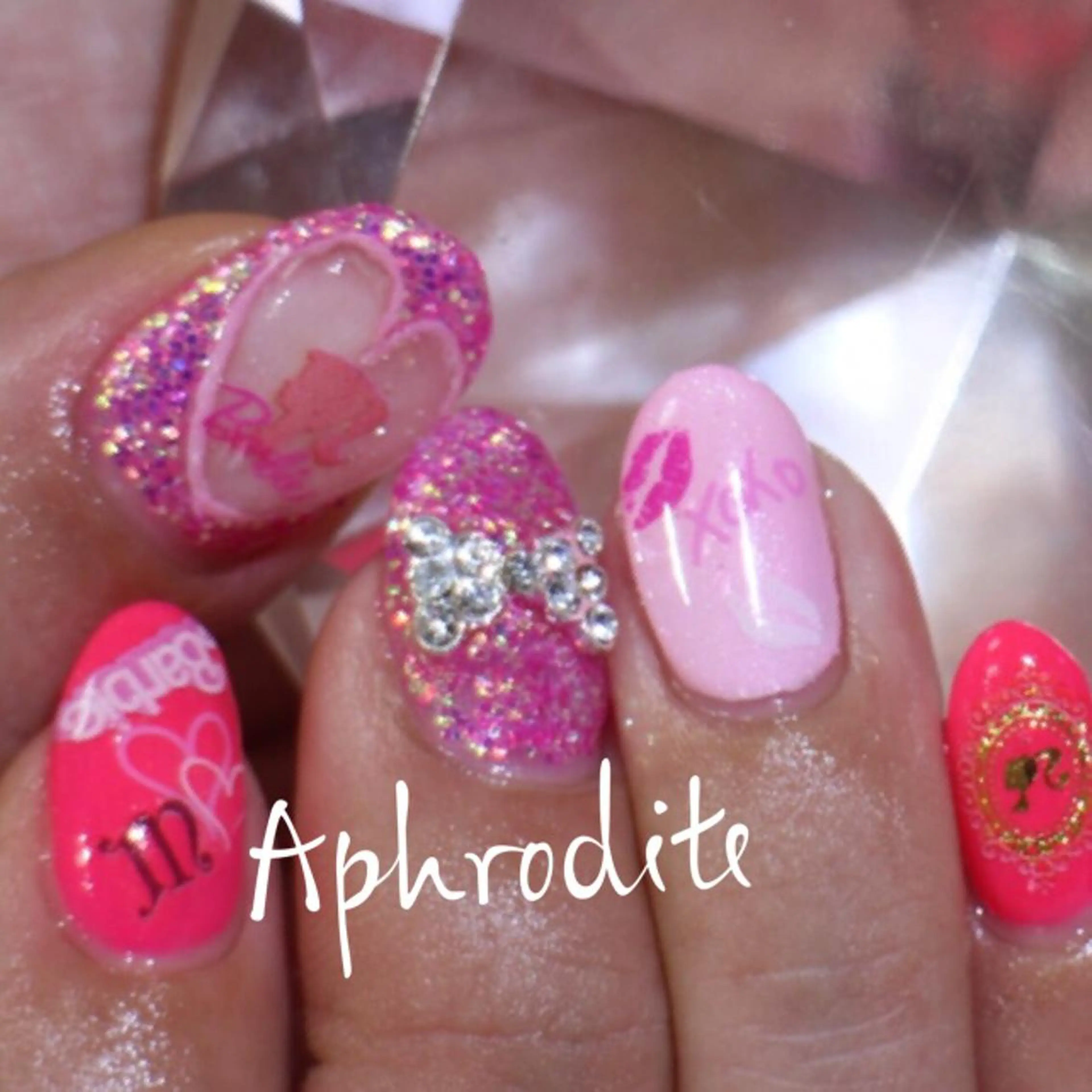 ショート ネイル バレンタイン APHRODITE Nagisaのネイルデザイン