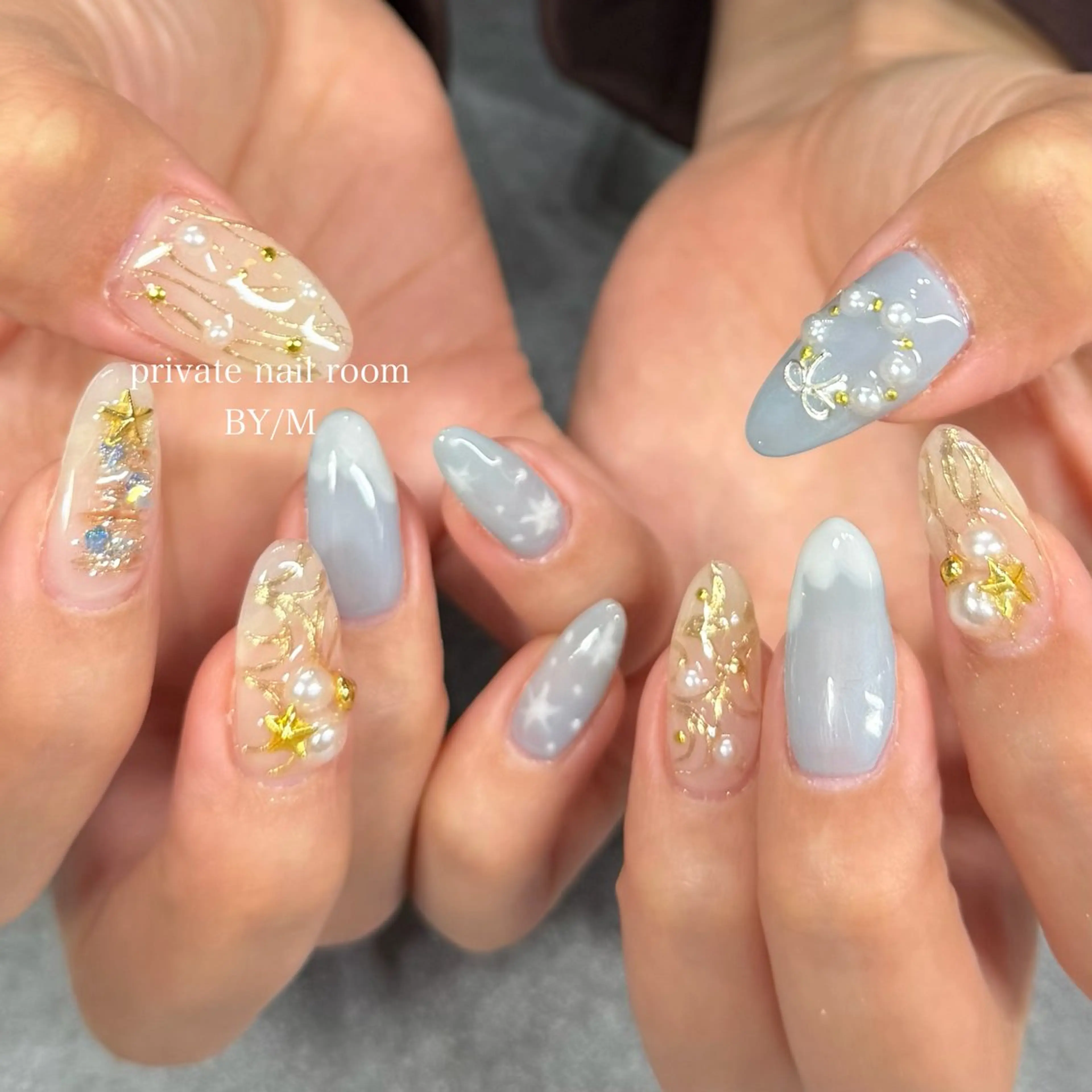 ネイル ブルー 持ち込み ホワイト 冬ネイル クリスマス ハンドネイル BY / Mのネイルデザイン