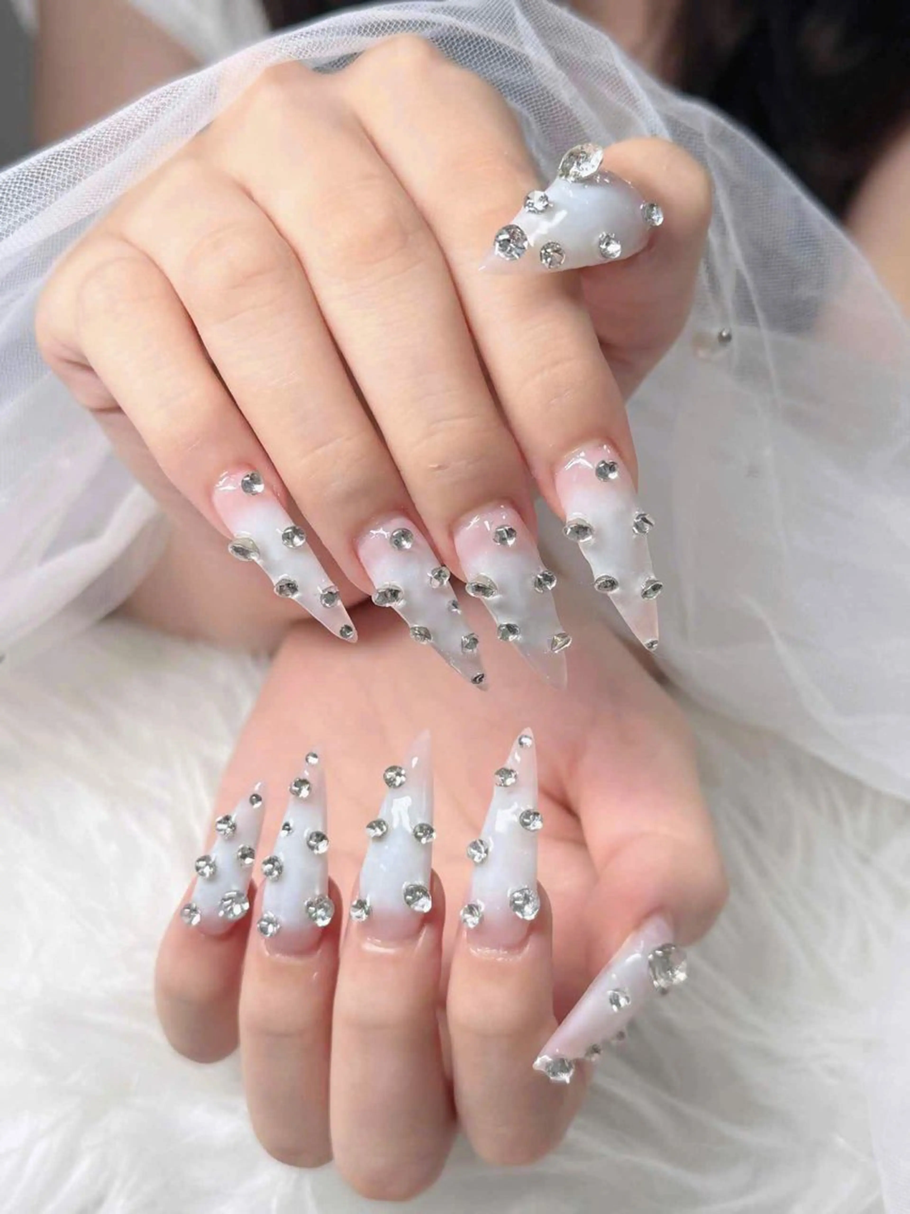 ネイル オーロラネイル フレンチネイル ジェルネイル ハロウィン キラキラネイル ハンドネイル H.baby Nail Salonのネイルデザイン