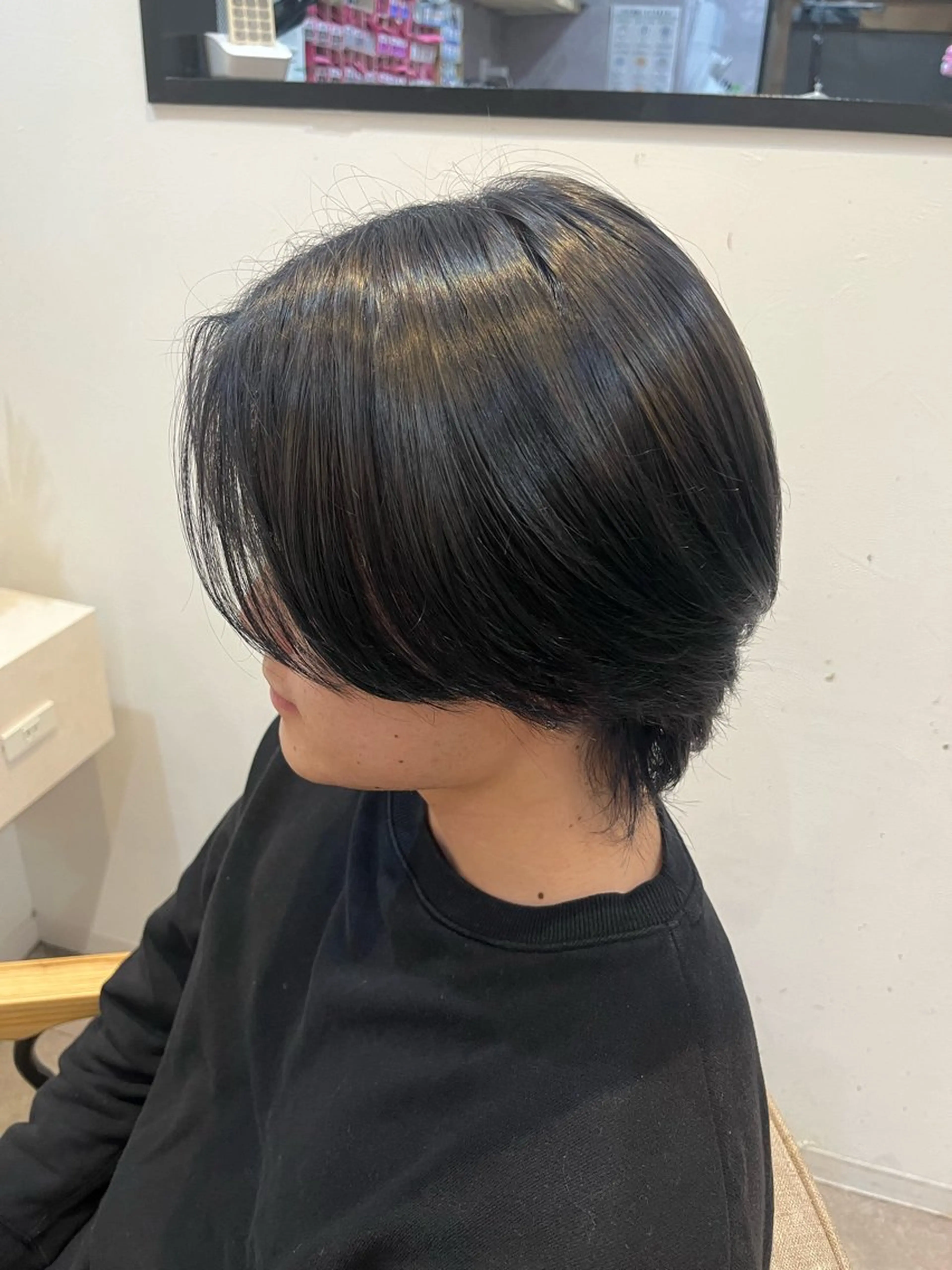 ショート カラー 黒髪 カット 🦋Yui🦋透明感 /艶カラーのヘアスタイル