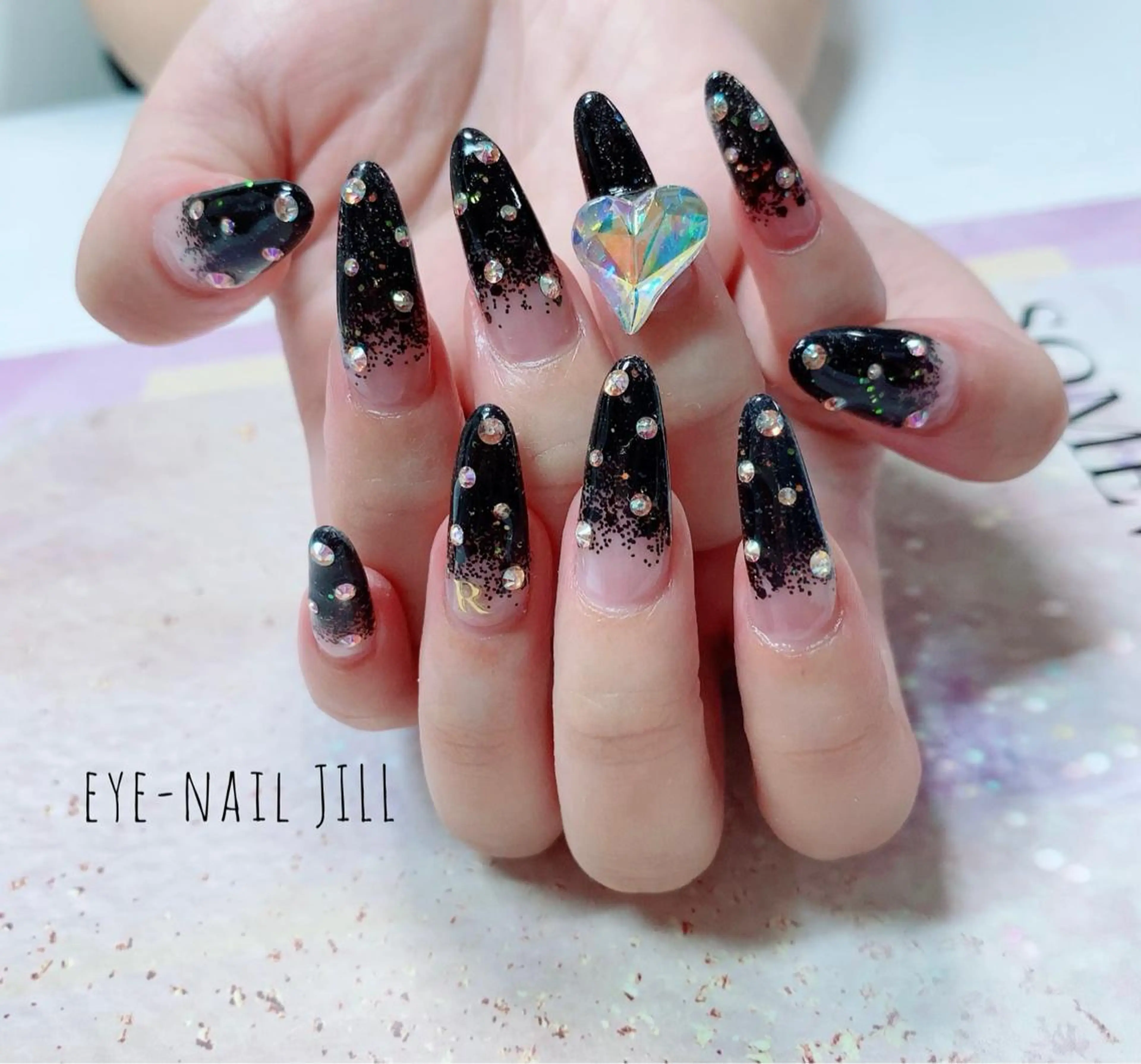 ネイル ストーンネイル JILL sa-yaのネイルデザイン