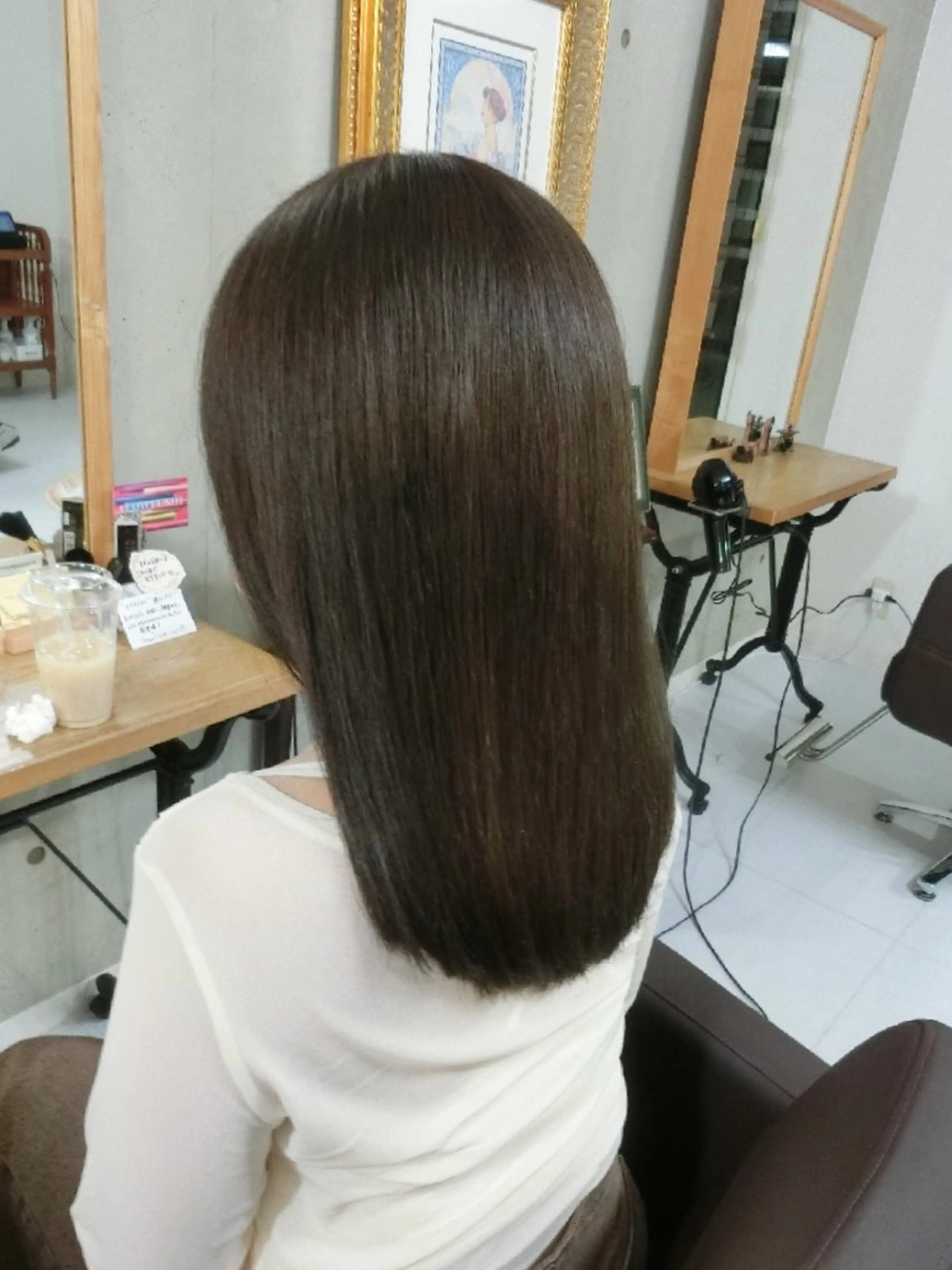 カラー セミロング ma cherie 三浦直美のヘアスタイル