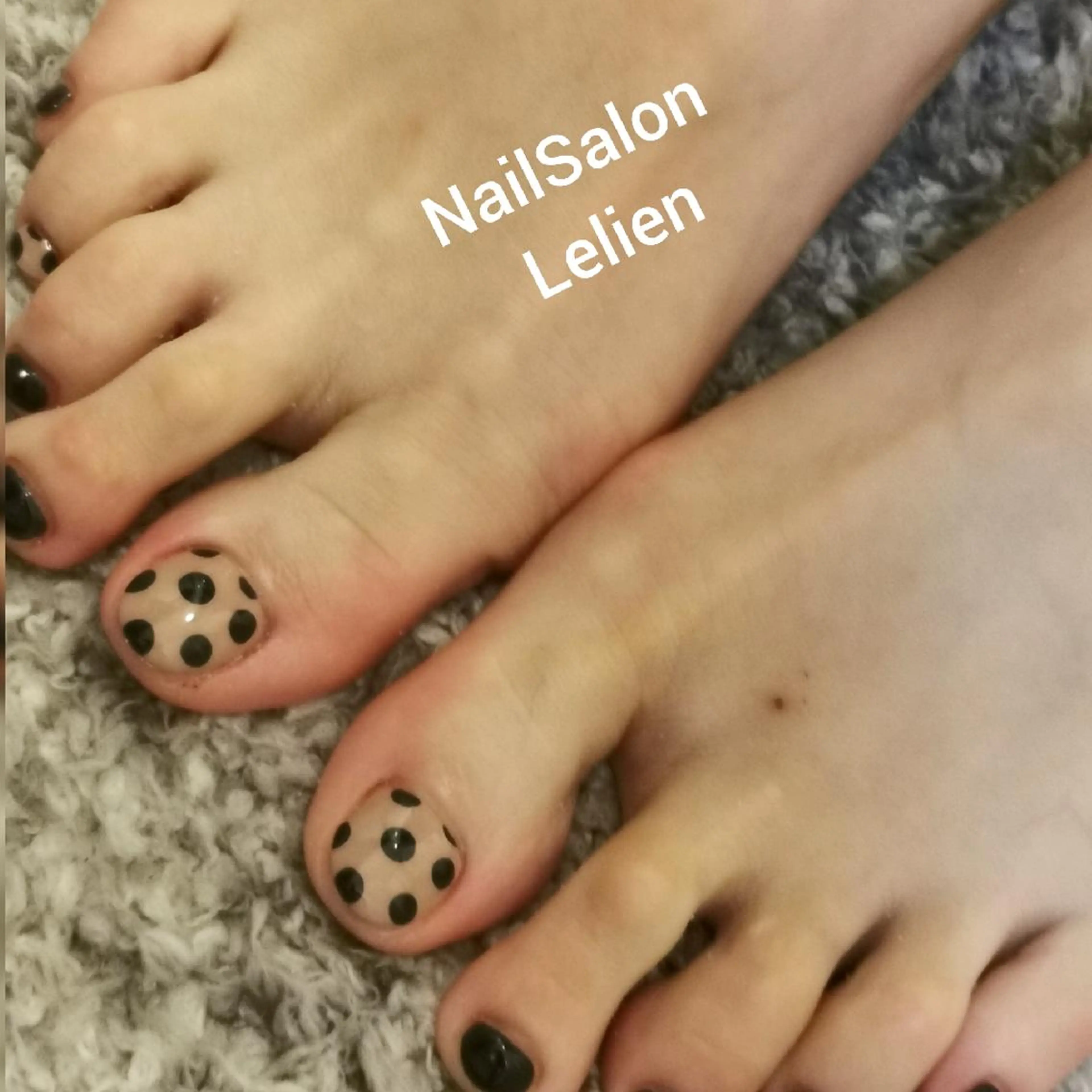 ネイル ドット ネイビー 人気エリア💖完全個室【ルリエ】所属・ネイルサロン Lelienルリエのネイルデザイン