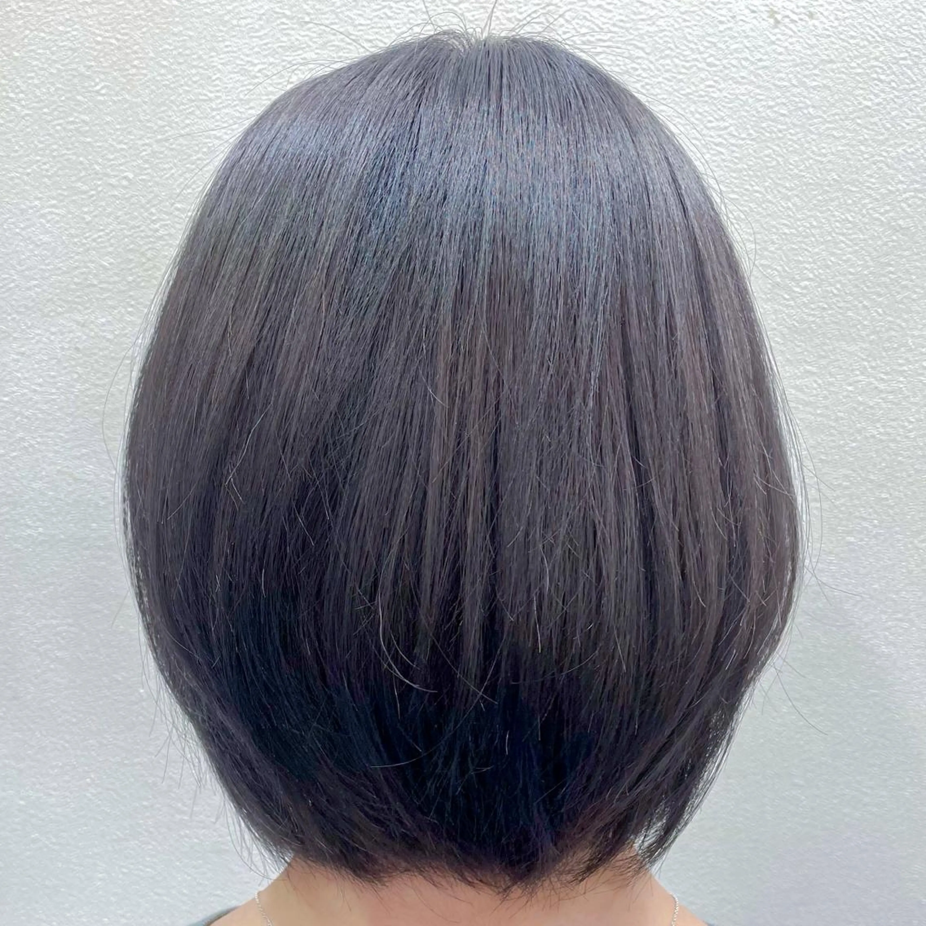 ミディアム カラー 透明感カラー ダークグレー 伊藤 未来のヘアスタイル