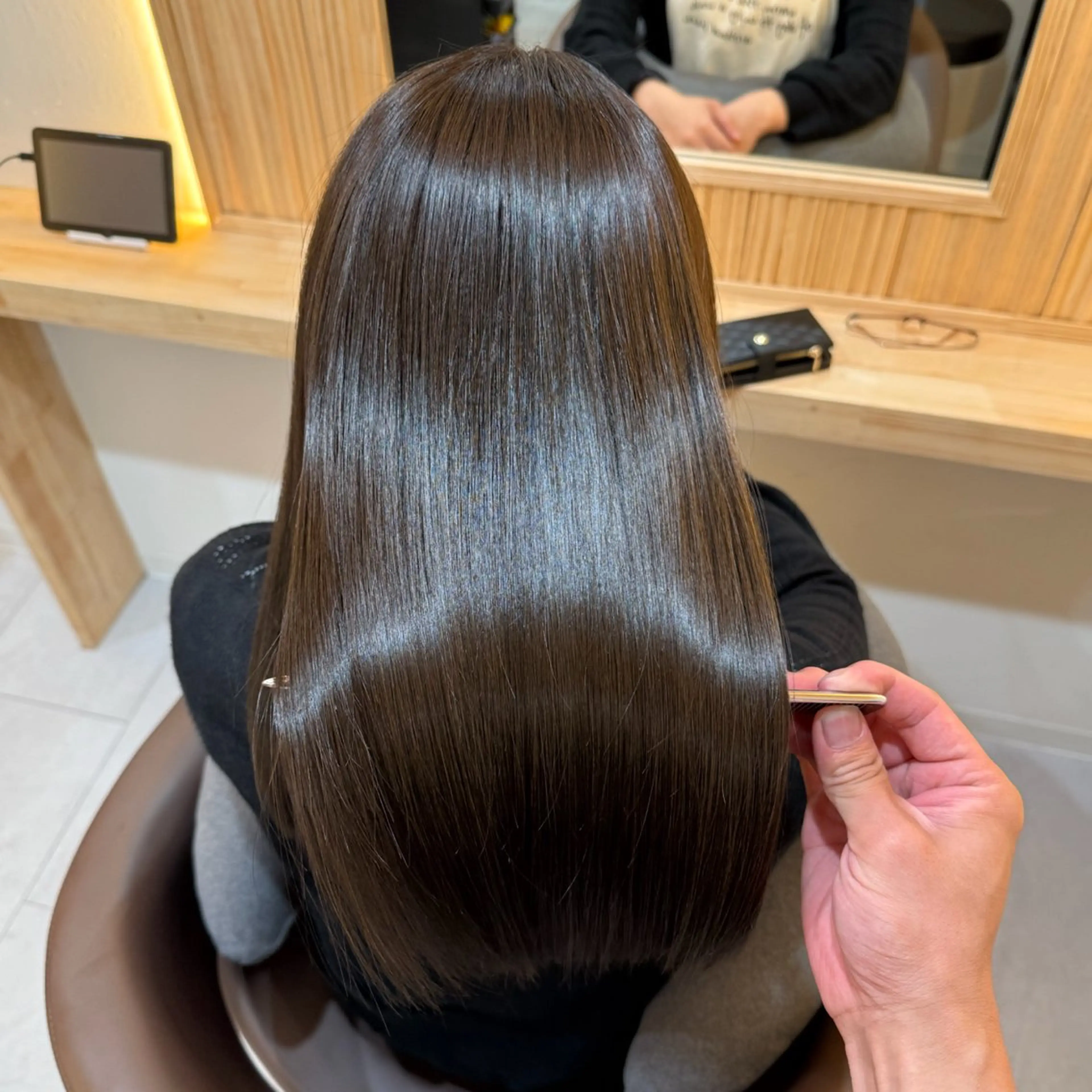 セミロング 髪質改善 トリートメント カット ヘアカラー トリートメント attrait南堀江所属・乾かすだけで艶髪 松村海世のヘアスタイル