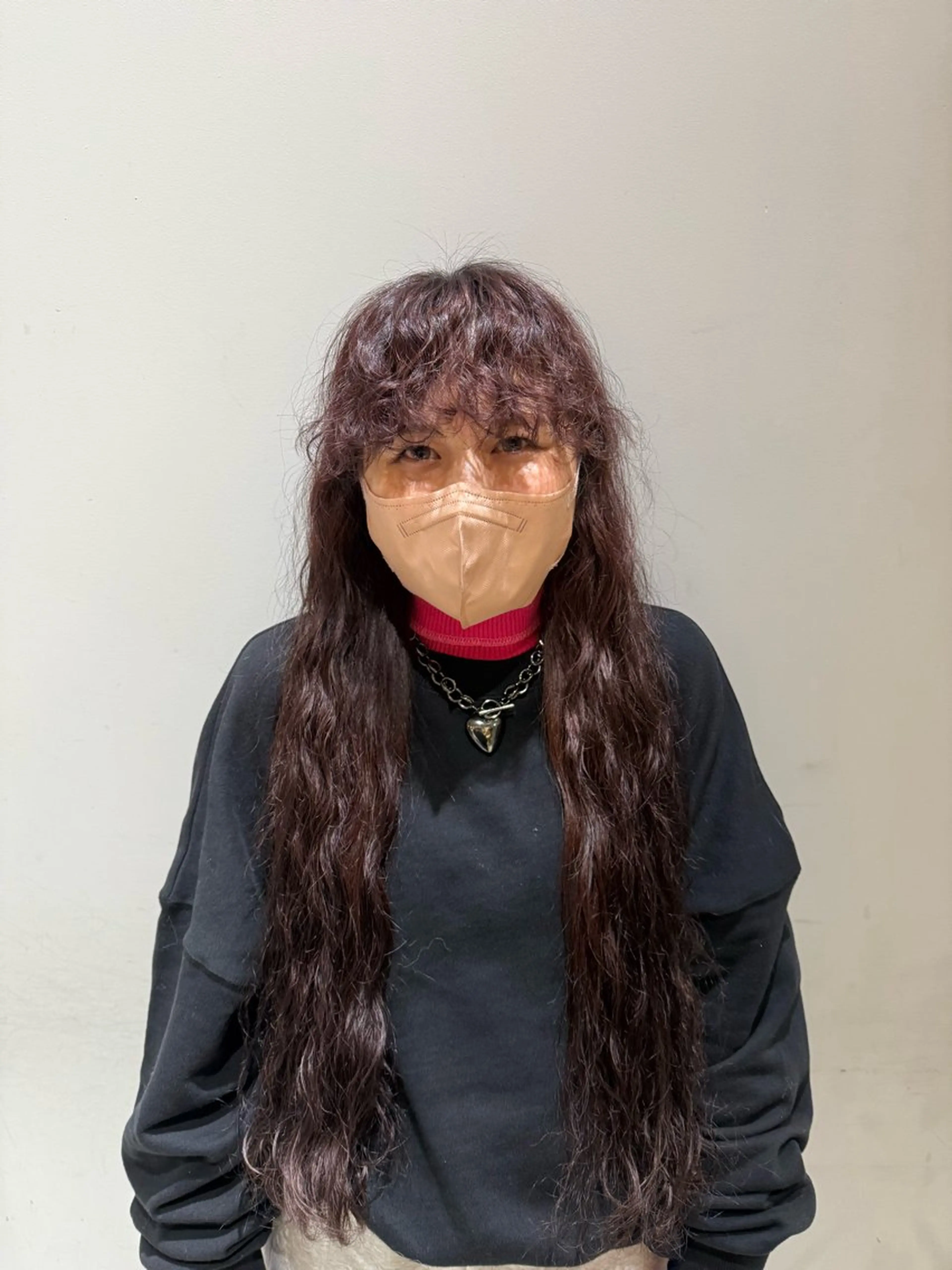 ロング カラー パーマ ピンクカラー バイオレットカラー ヘアカラー エマ ピボット 中川店所属・富原崇太/切りっぱな しボブ/透明感カラーのヘアスタイル