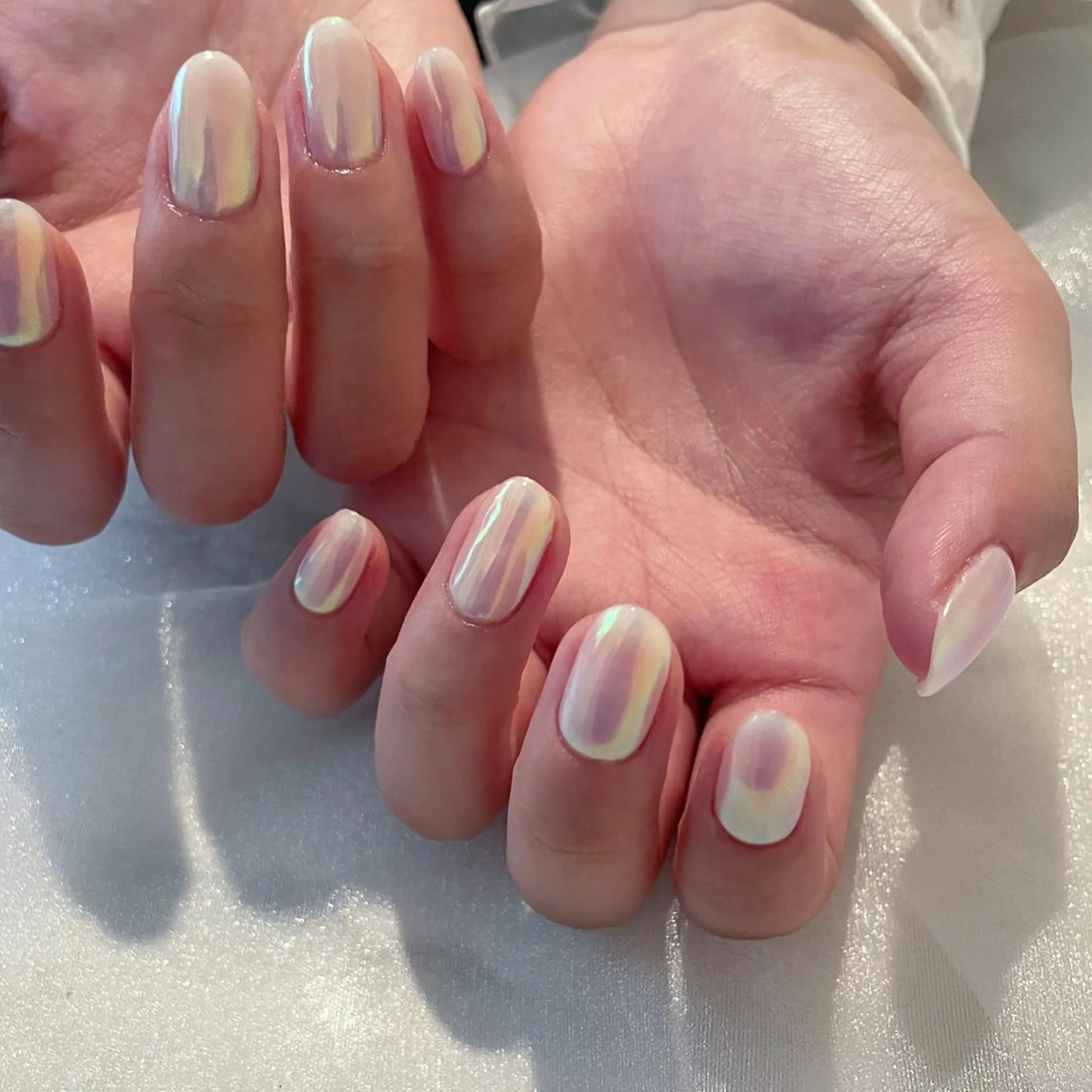 ネイル オーロラネイル ミラーネイル ハンドネイル ハンドケア lyly.nail所属・lylynail YUUKAのネイルデザイン