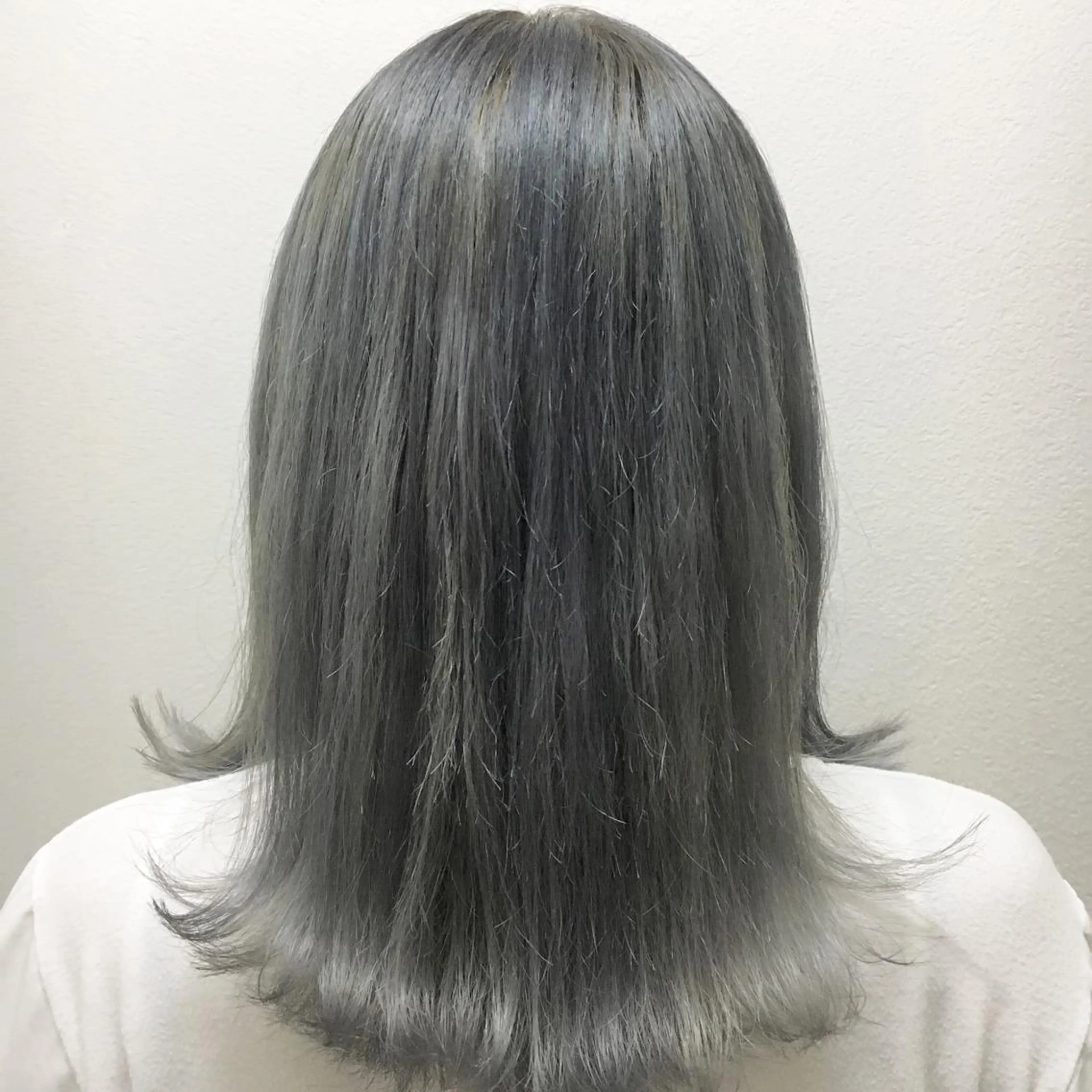 ミディアム カラー アディクシーカラー ブリーチ シルバー JIL BLAN 京都のヘアスタイル
