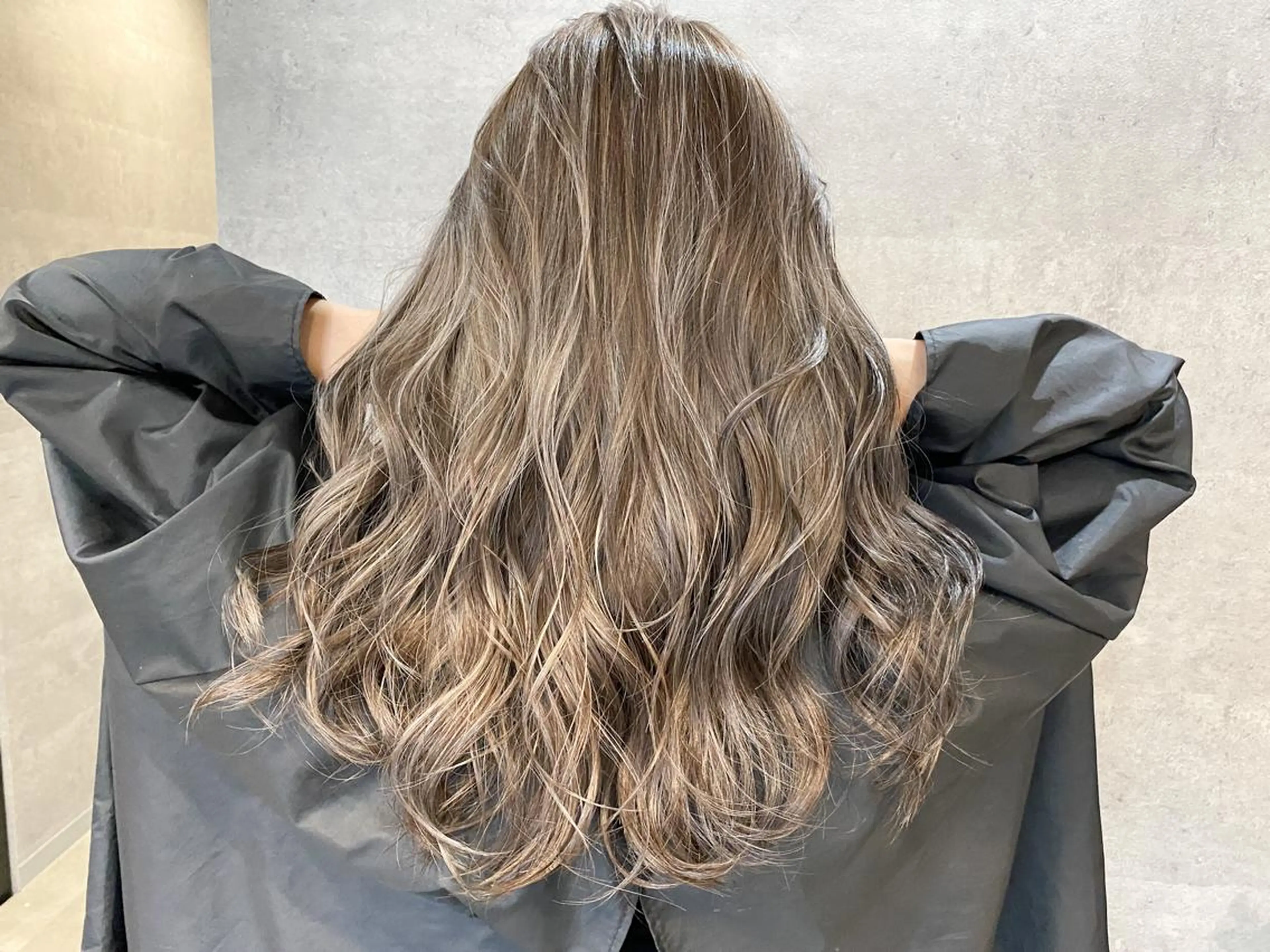 ミディアム カラー ハイライトカラー ハイライト ヘアカラー トリートメント 井上 一平のヘアスタイル