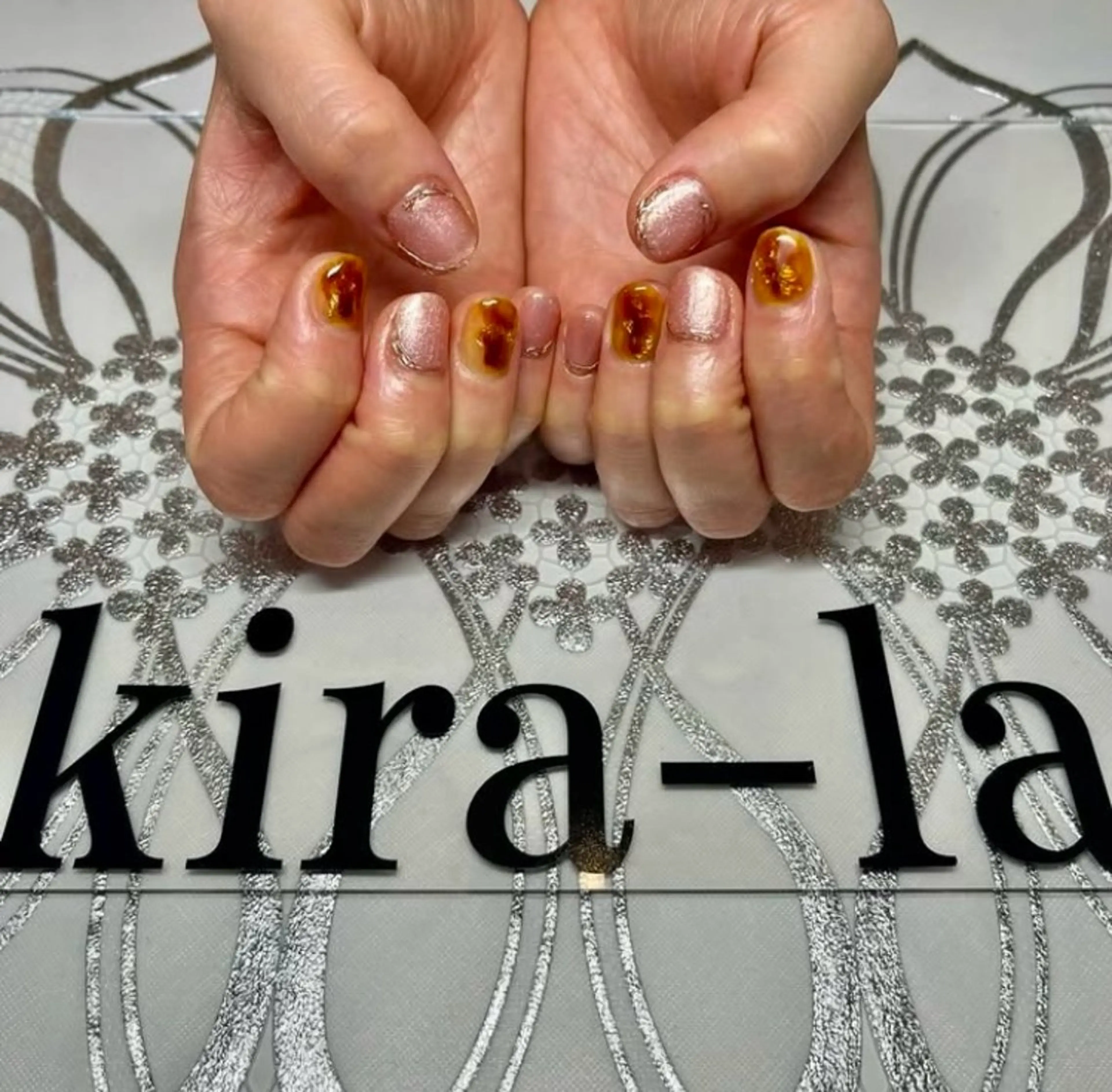 ネイル べっ甲ネイル kira-la キララ･:*..のネイルデザイン