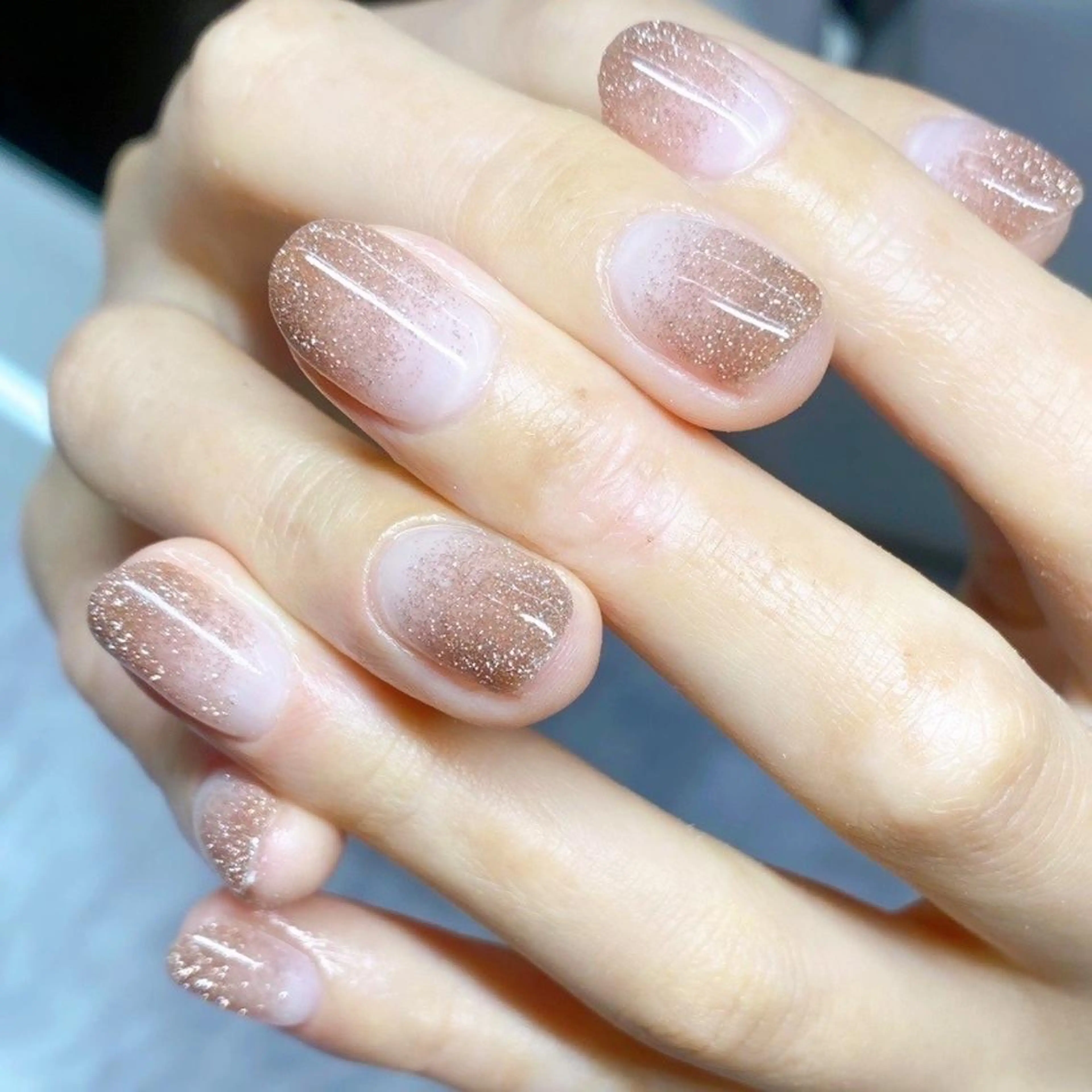 ネイル ブラウン フラッシュネイル ジェルネイル グラデーション ピンク ハンドネイル 💐ka yo💐（東白楽）のネイルデザイン