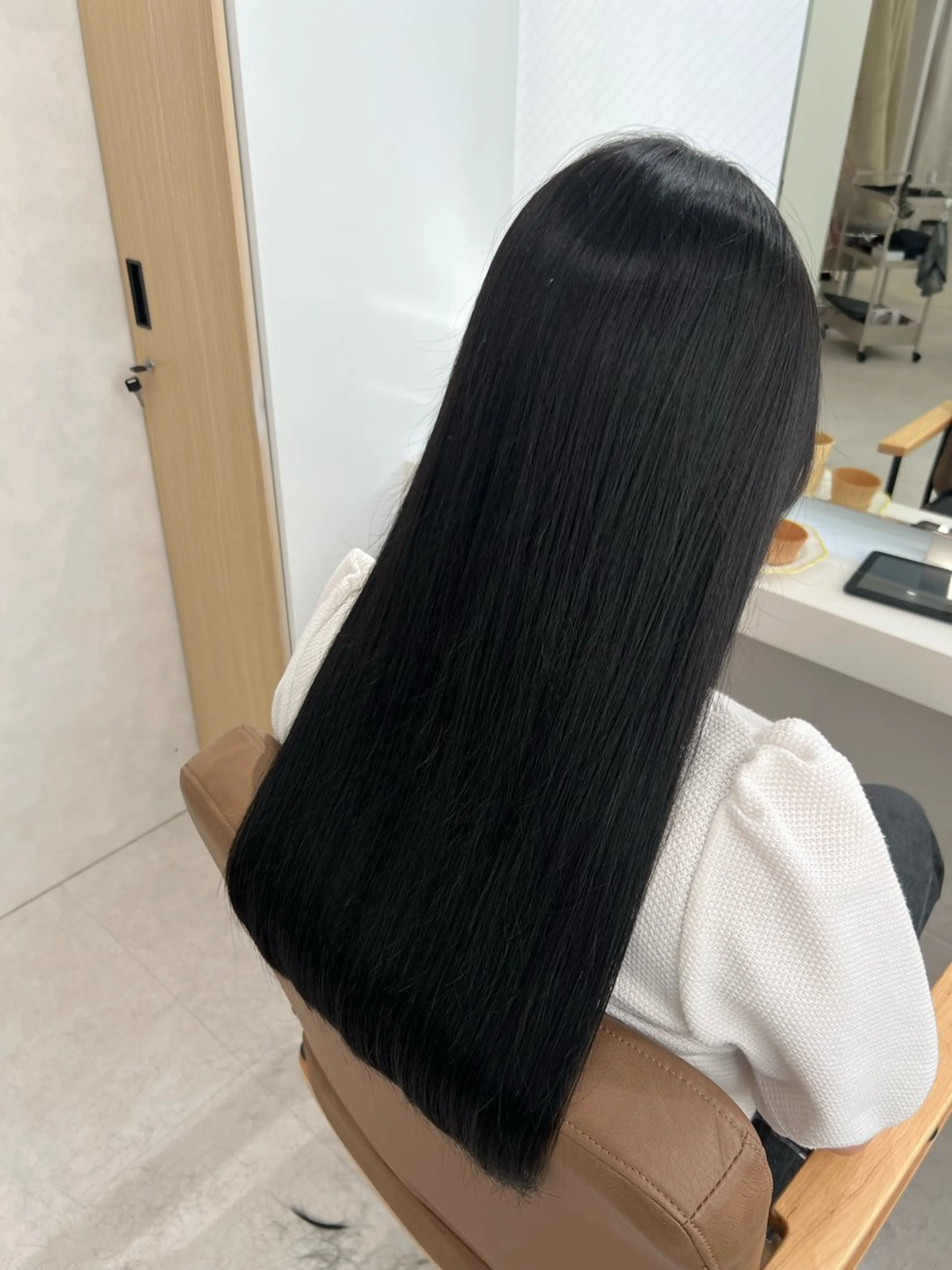 ロング SLASHスラッシュ 小西結奈のヘアスタイル