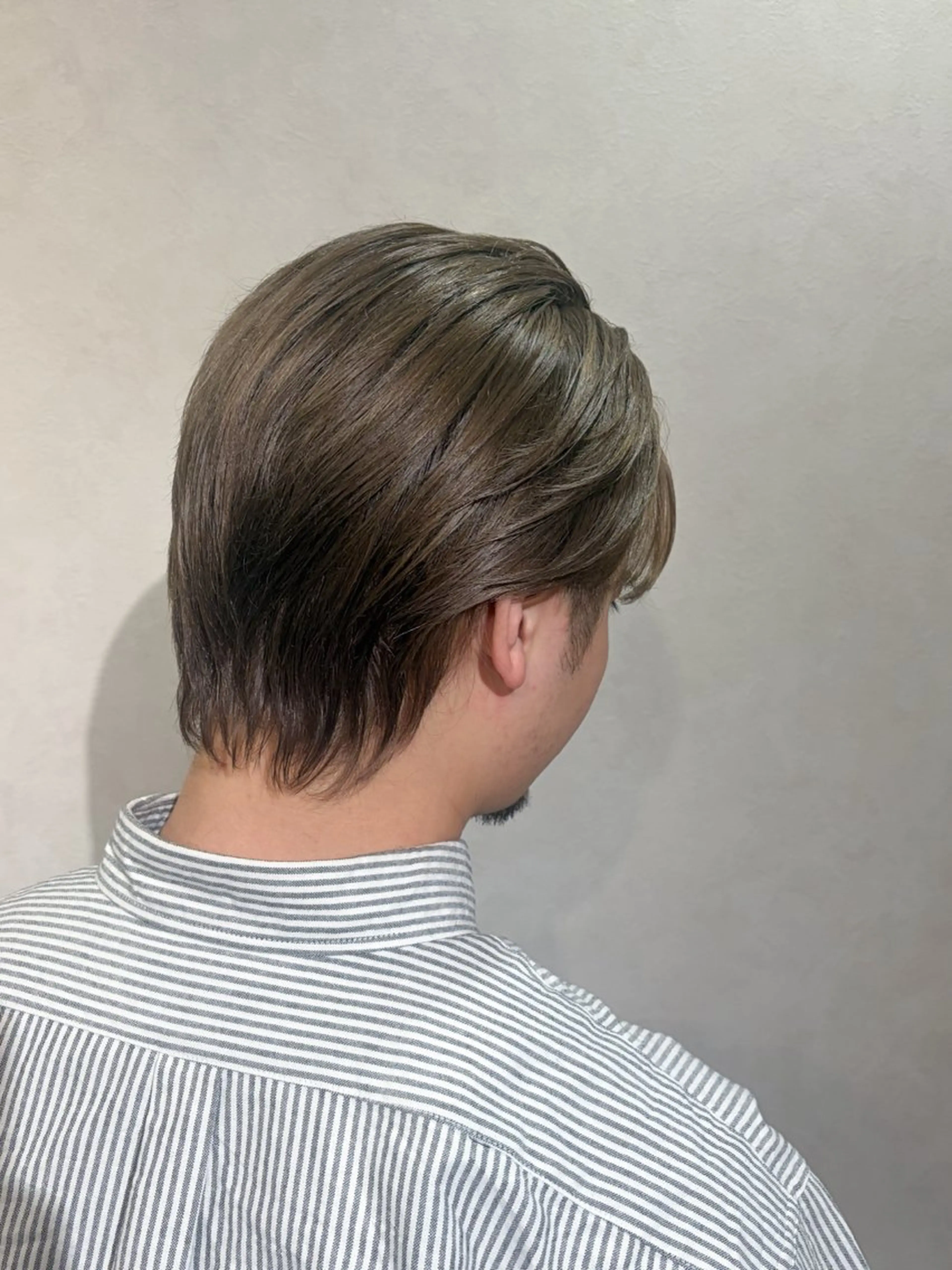 ショート ヘアカラー 板垣 美黎のヘアスタイル