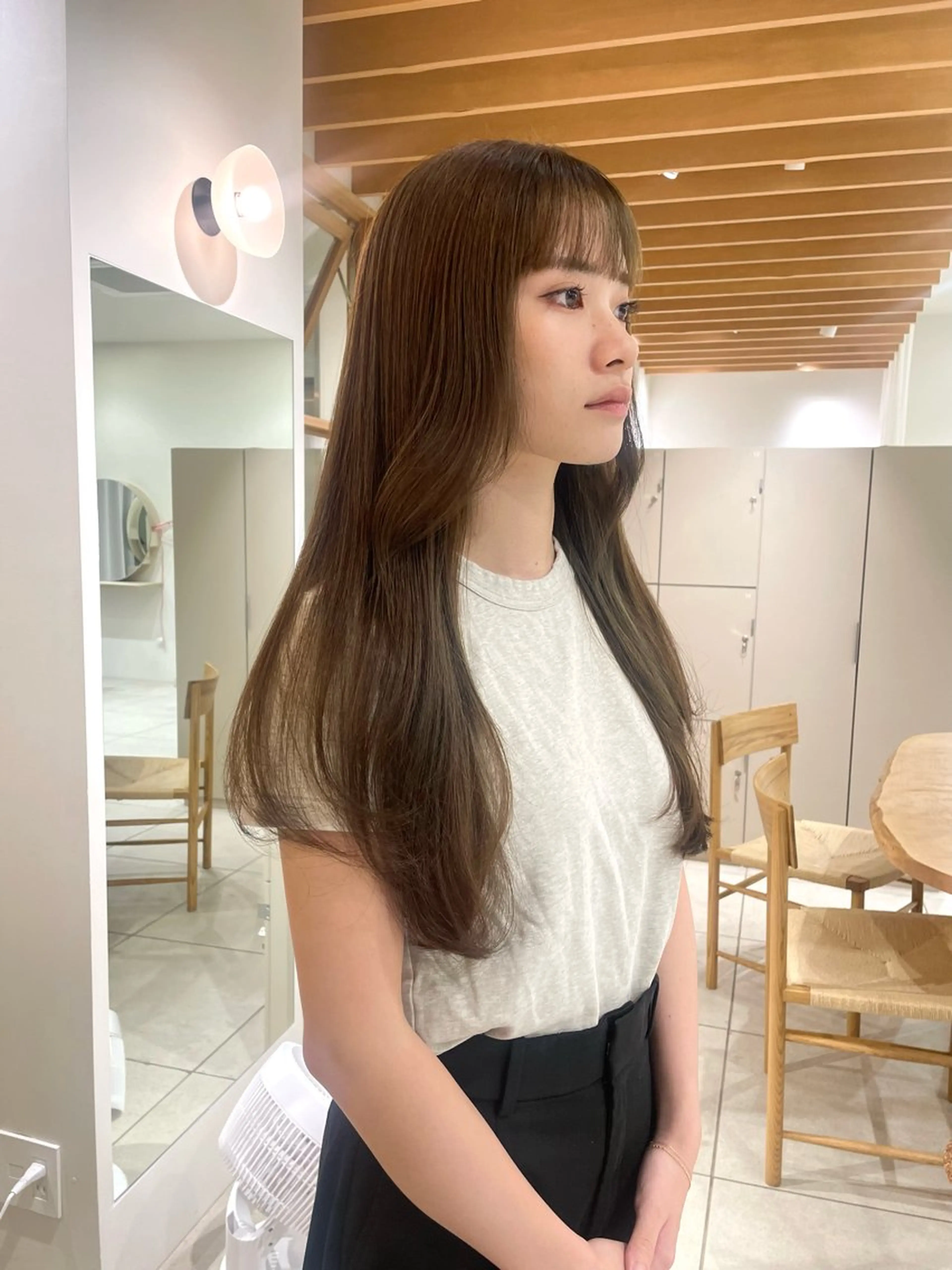 セミロング カラー ベージュカラー ブリーチ 透明感カラー ブリーチなしカラー オリーブベージュ ヘアカラー カットモデル/ パーマ/リオのヘアスタイル