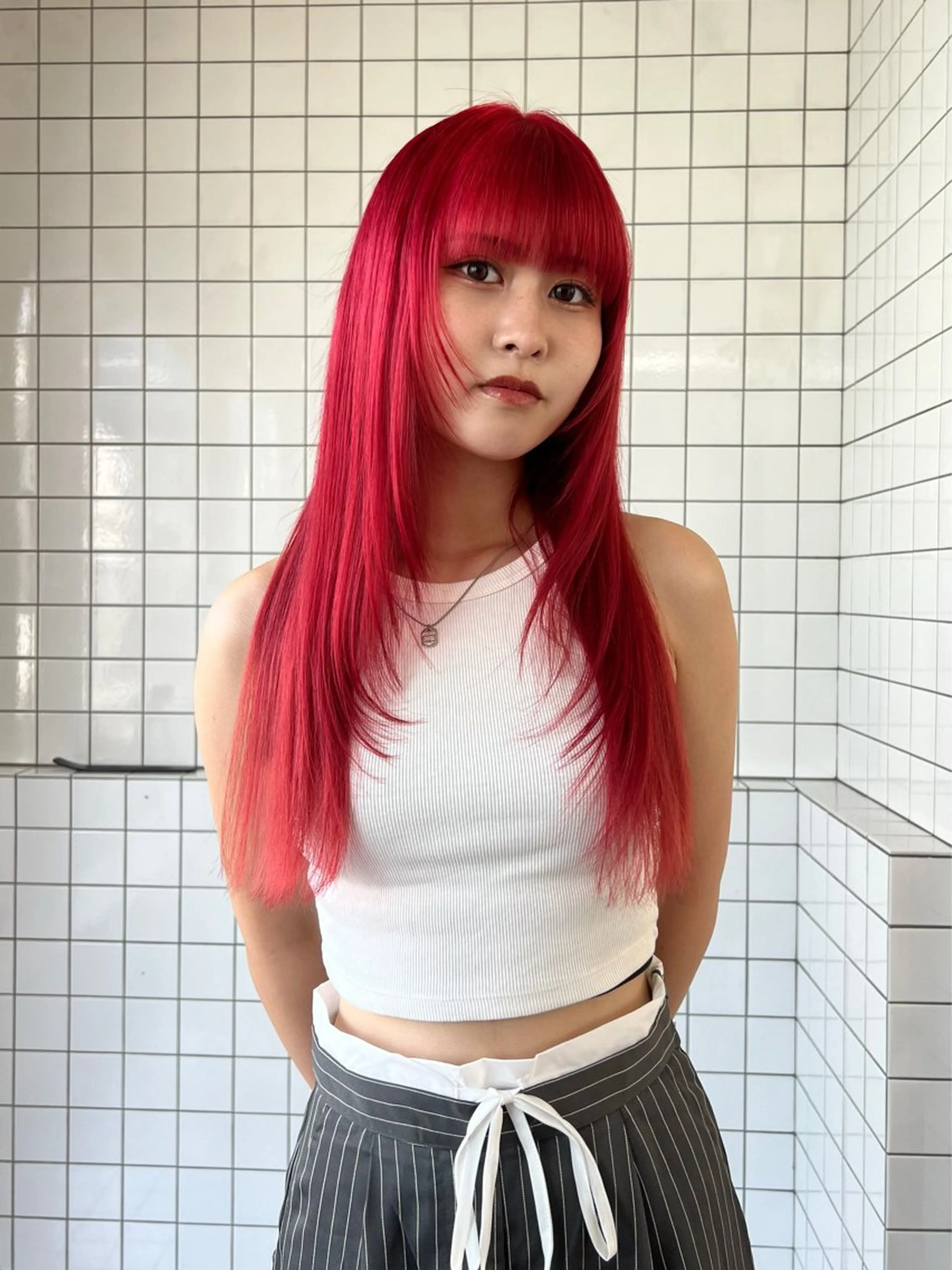 セミロング カラー アッシュ アッシュブラウン ブリーチ ブラウンカラー ケアブリーチ カット ヘアカラー トリートメント ニュアンスレイヤー ハイトーンカラーのヘアスタイル