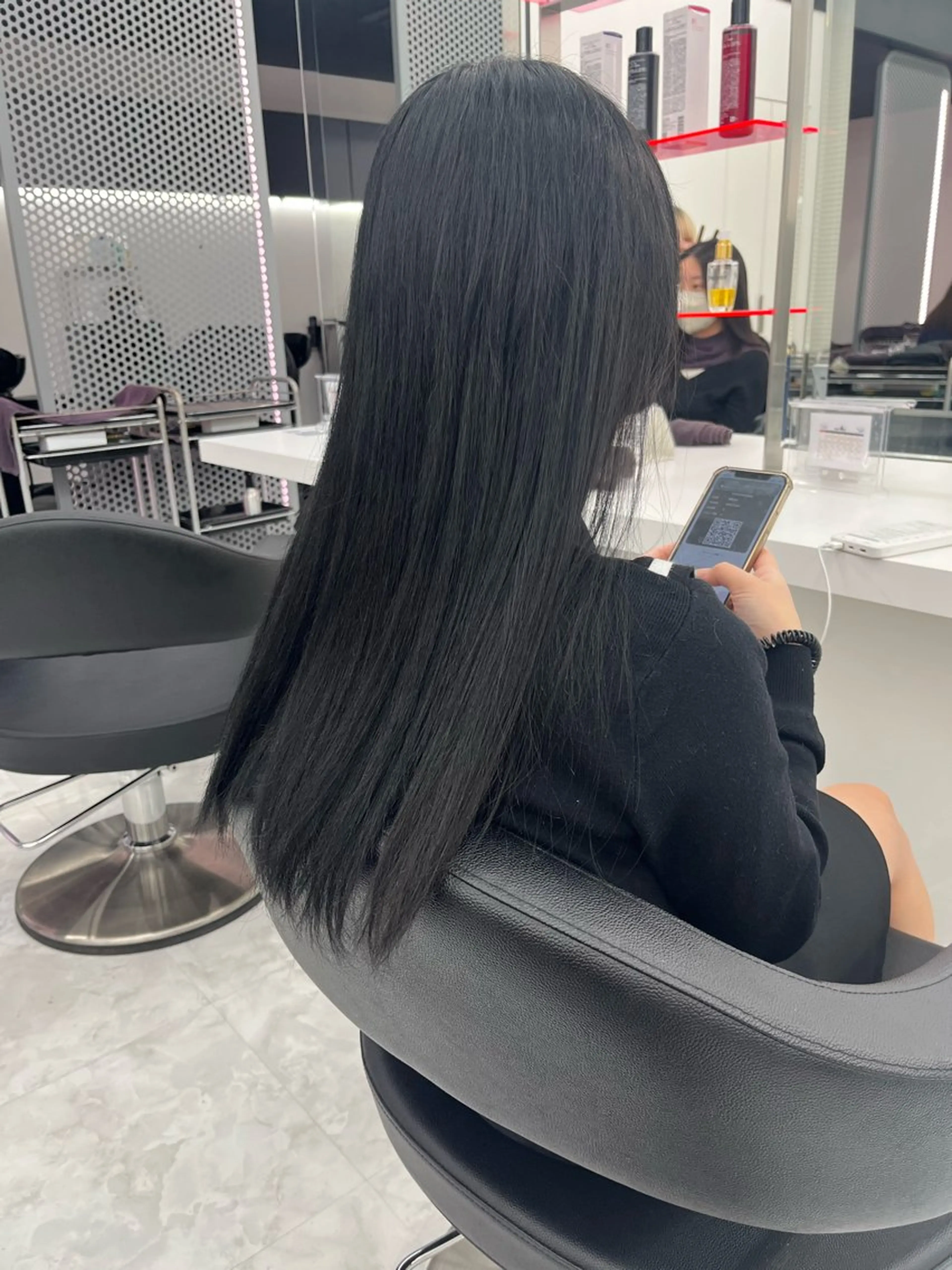 ロング カラー ダークグレー ダークグレージュ グレージュ ヘアカラー トリートメント 💖トレンド秋冬 カラー💖FUTAのヘアスタイル