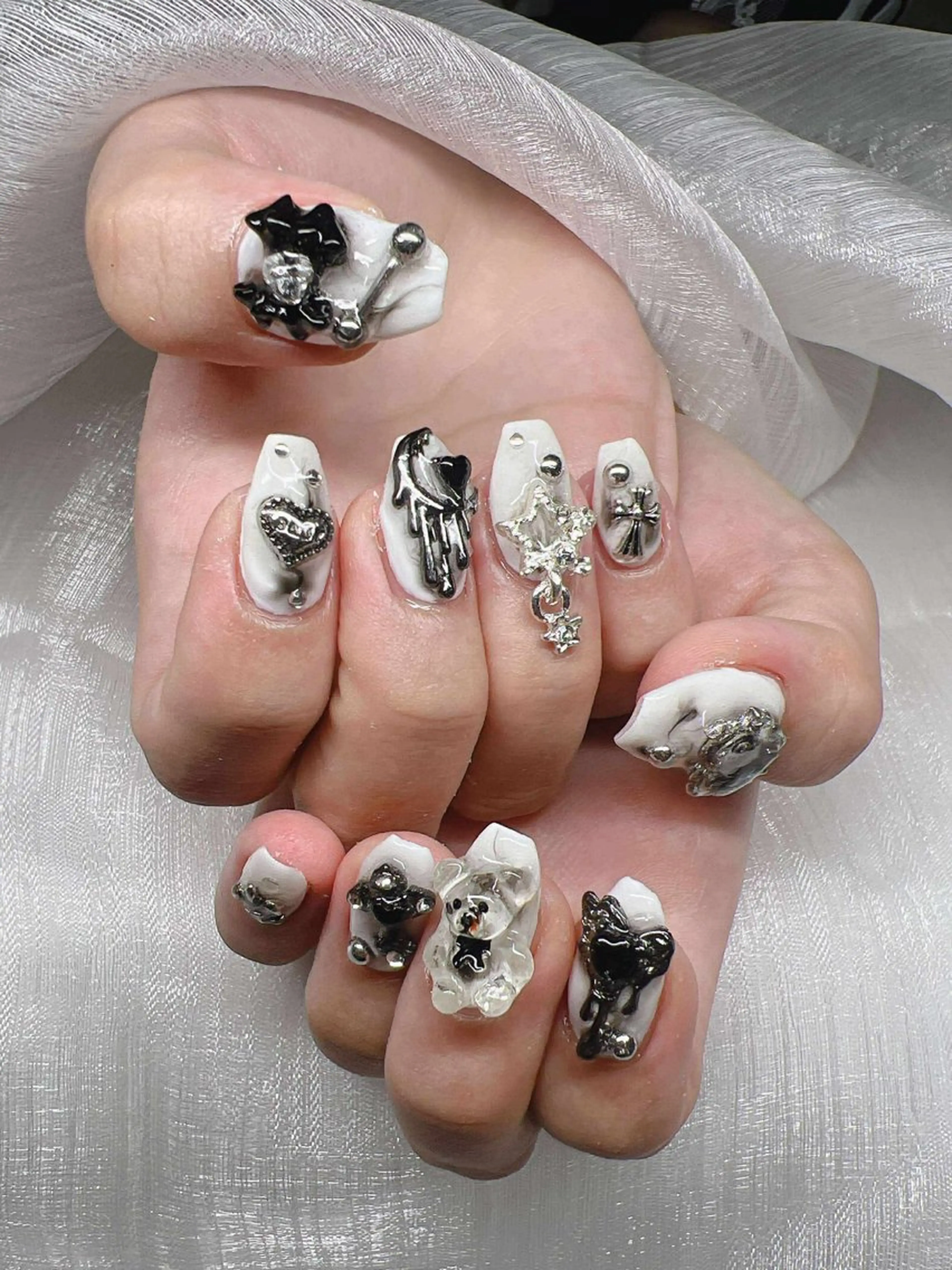 ネイル ハンドネイル Lee Nailsのネイルデザイン