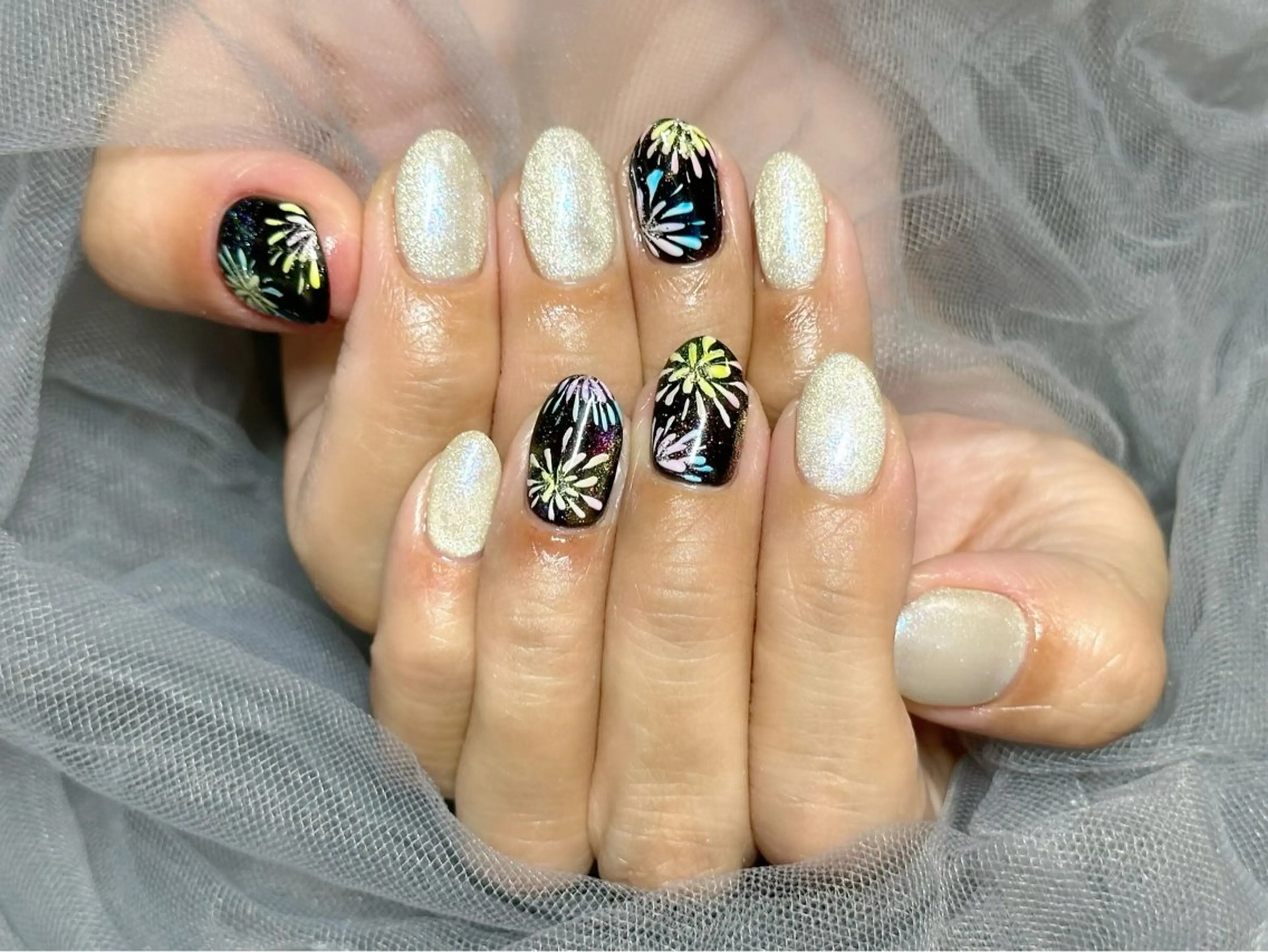 ネイル オーロラネイル マグネットネイル 黄色 ハンドネイル KURELLY所属・Nail Salon KURELLYのネイルデザイン