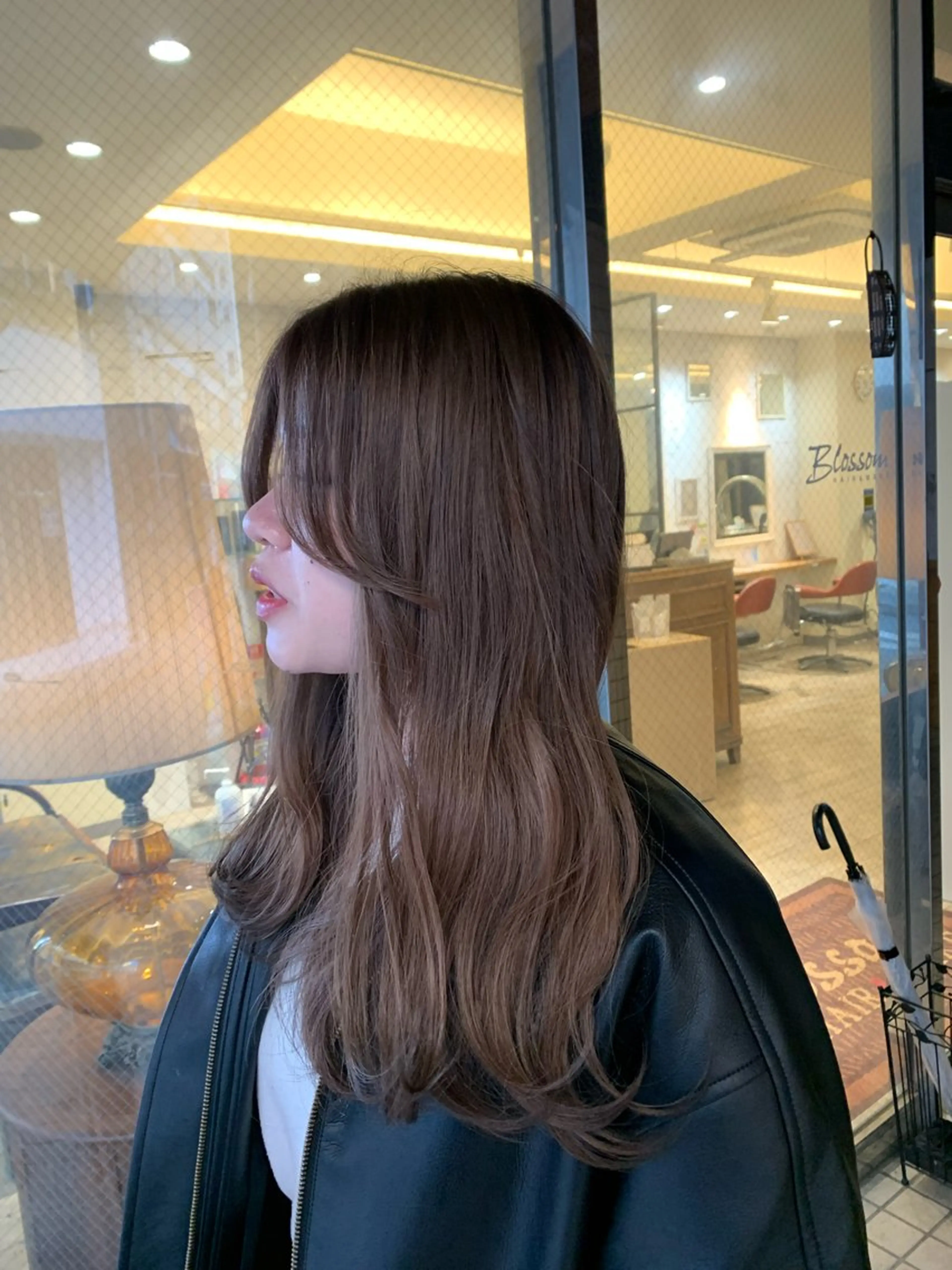 セミロング カラー バレイヤージュ ブリーチ デザインカラー イヤリングカラー グラデーションカラー カット ヘアカラー トリートメント ひばりヶ丘美容室 ✂︎藤原珠輝✂︎のヘアスタイル