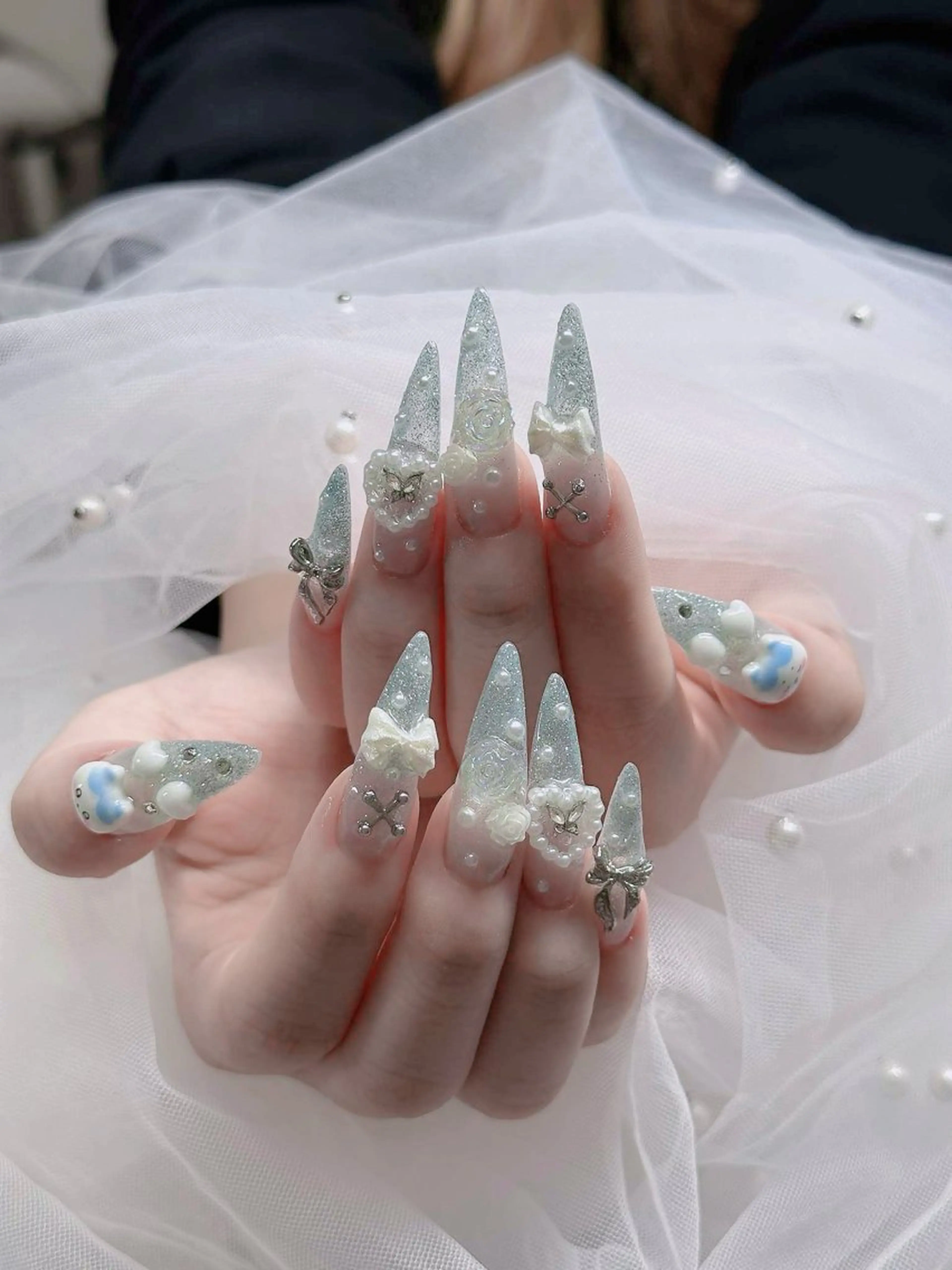 ネイル オーロラネイル フレンチネイル ジェルネイル ハロウィン キラキラネイル ハンドネイル H.baby Nail Salonのネイルデザイン