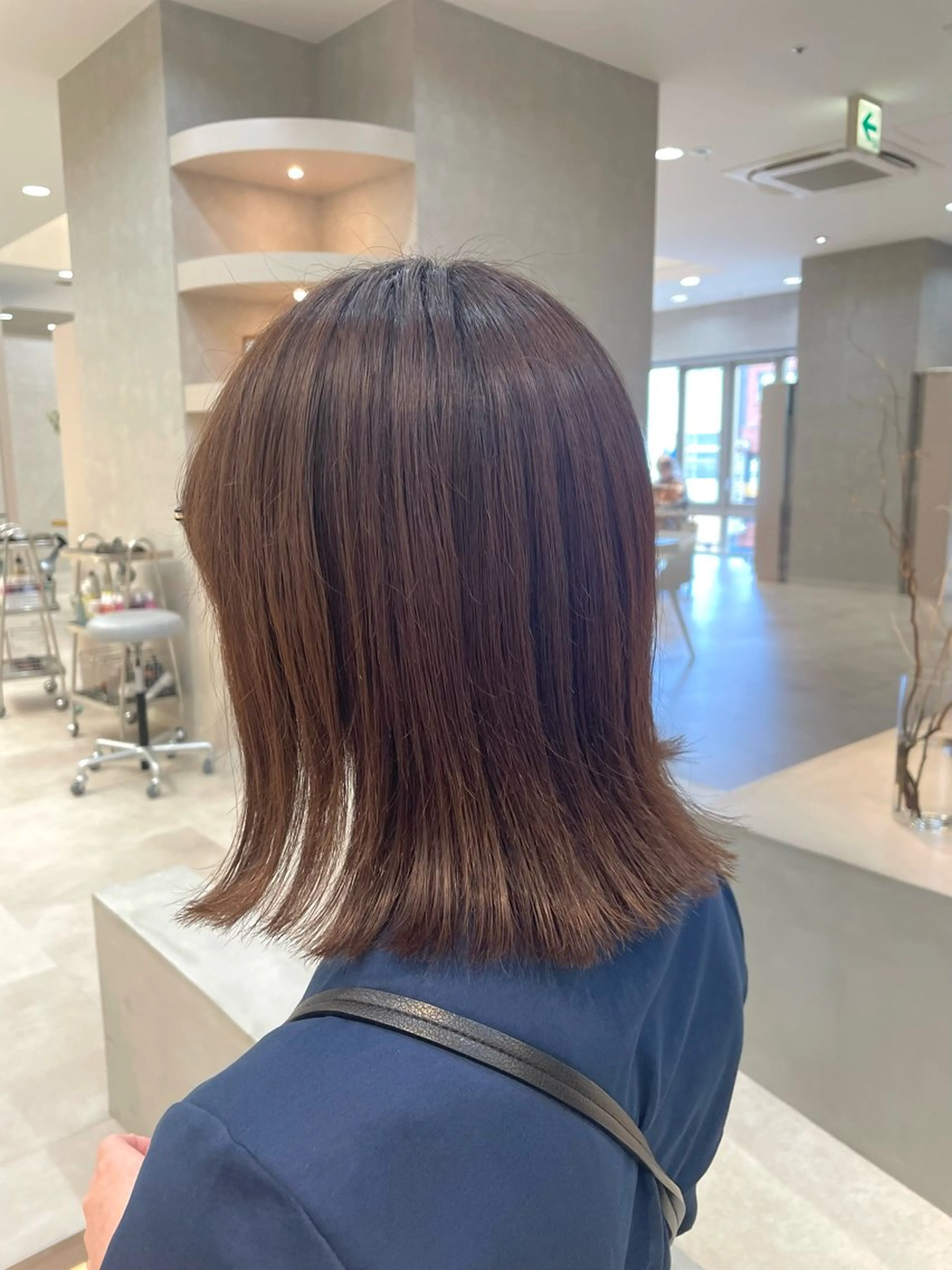 ミディアム ボブ 外ハネヘア 吉川 コヒロのヘアスタイル