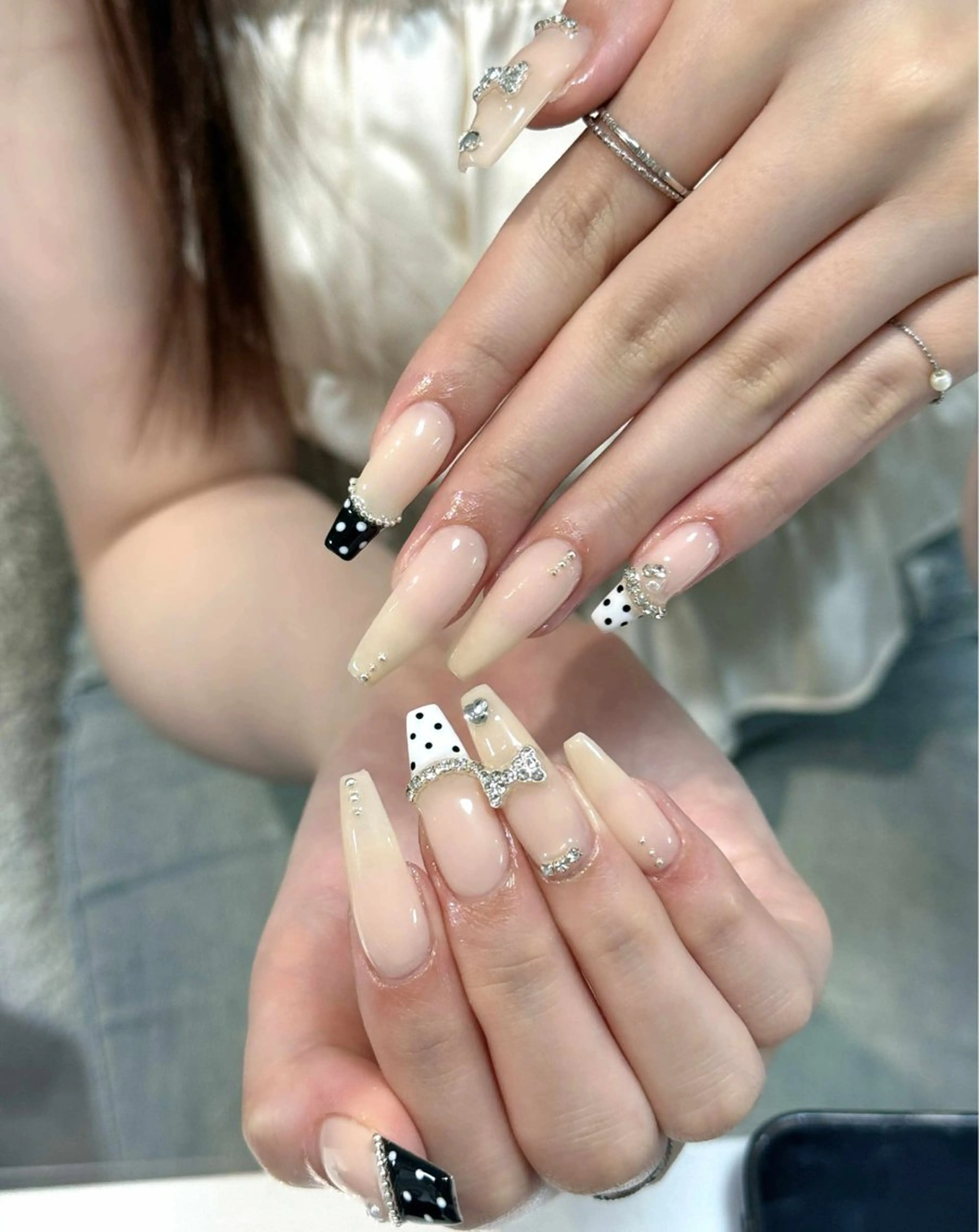 ネイル フレンチネイル ジェルネイル キラキラネイル 韓国ネイル マグネットネイル ハンドネイル Julli nail studio所属・Julli NailStudioのネイルデザイン