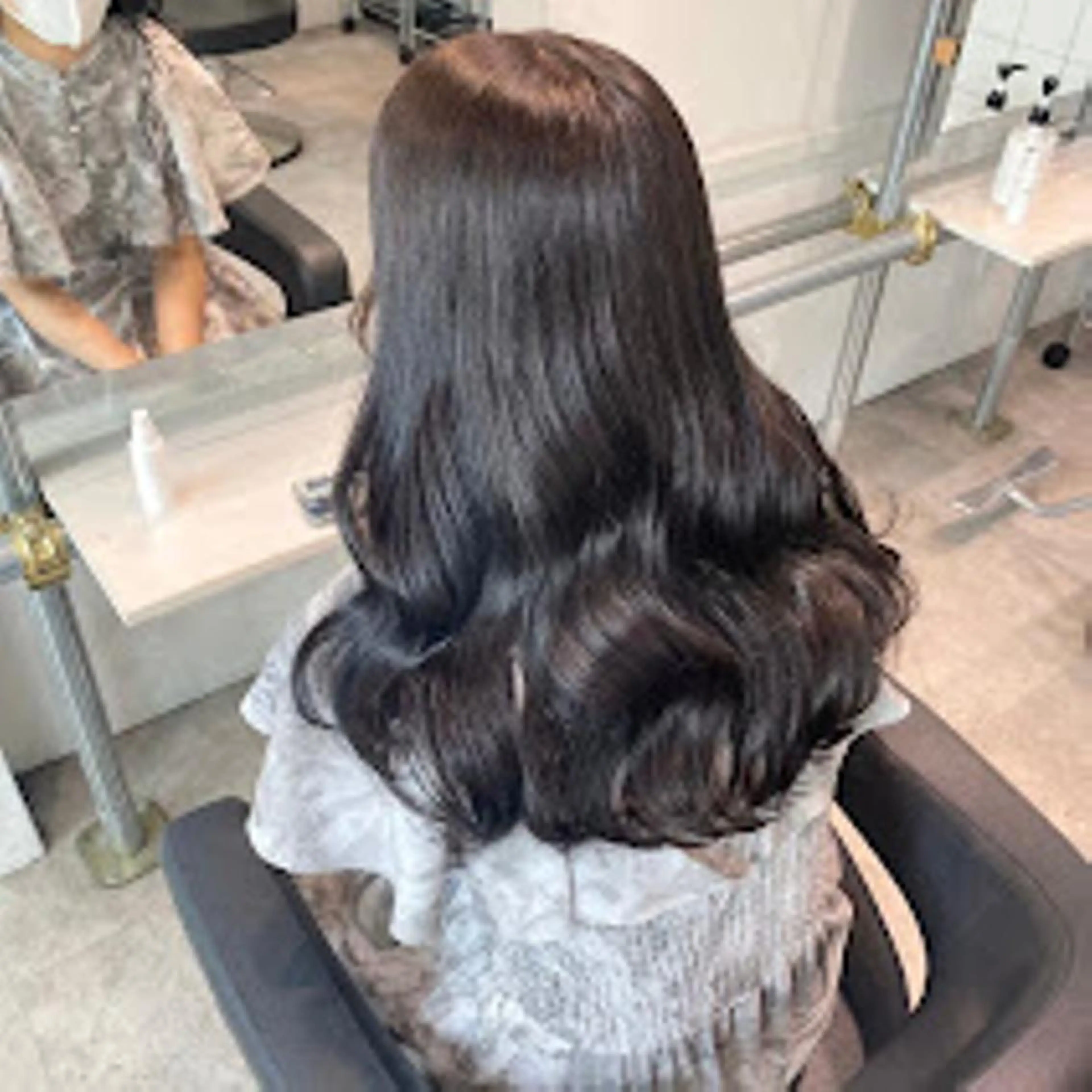 カラー official TUNE銀座🪄✨のヘアスタイル