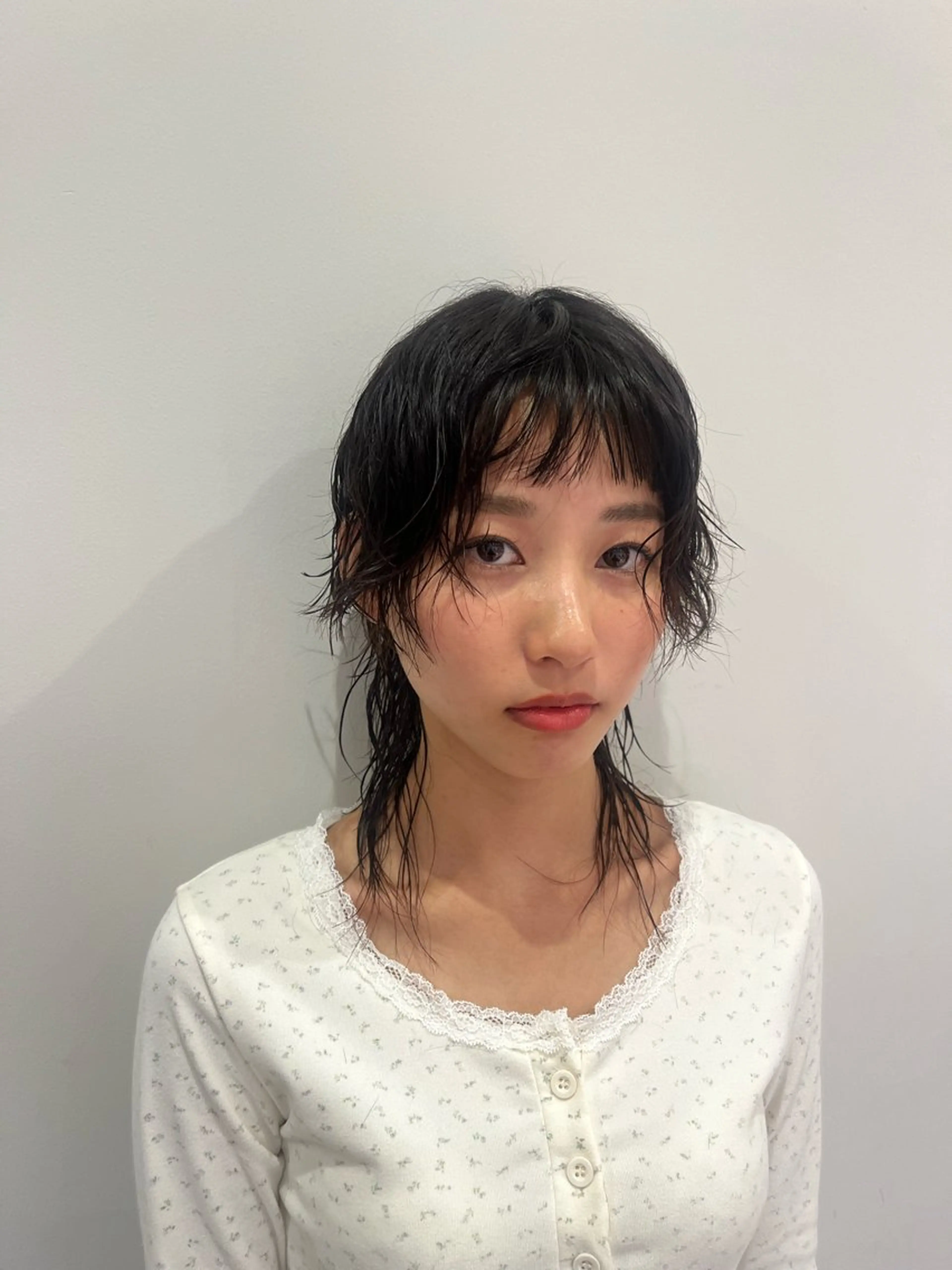 ミディアム パーマ ミディアムパーマ ウルフカット 櫻井 莉子のヘアスタイル