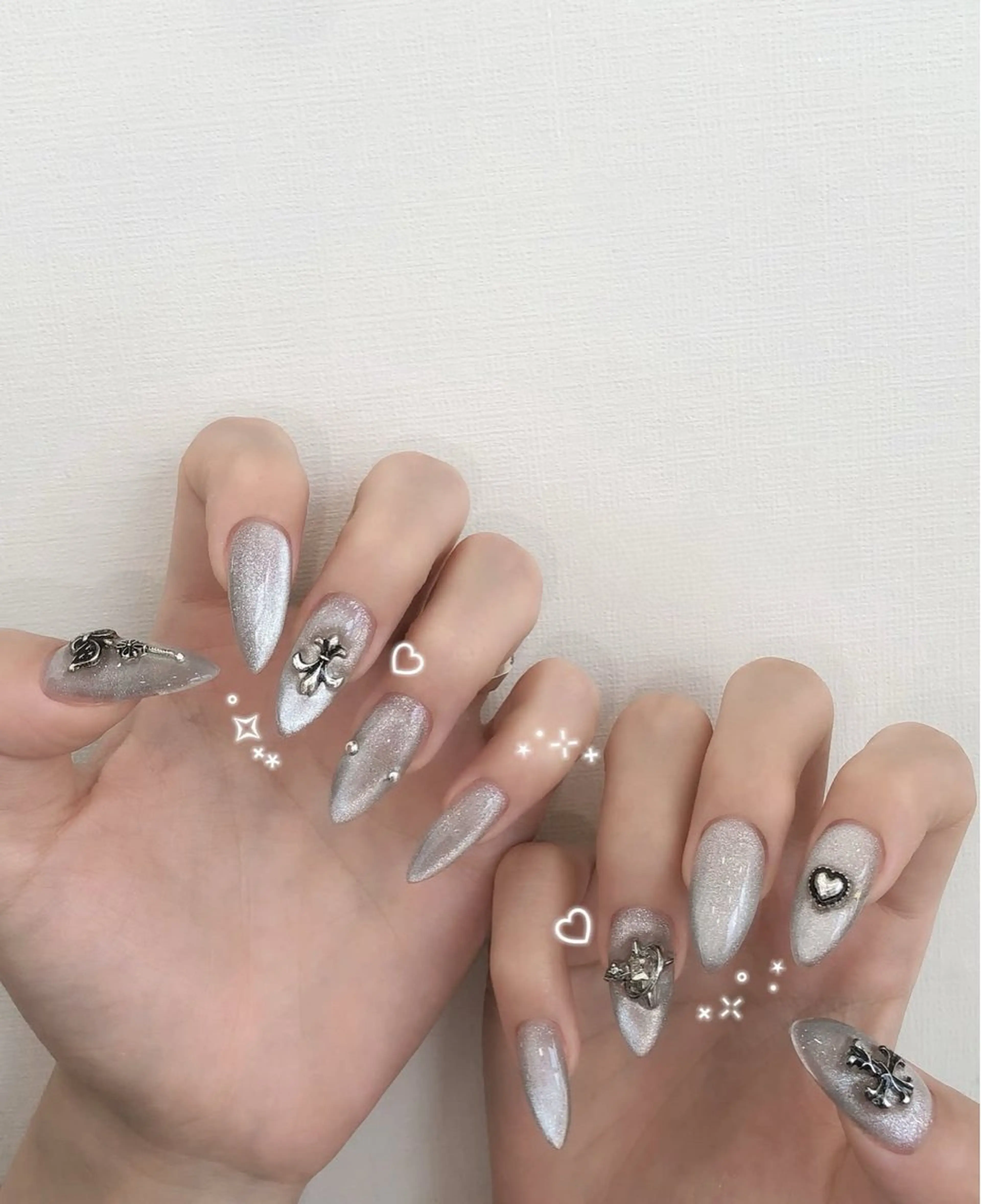 ネイル アニマル柄 オーロラネイル チークネイル フラッシュネイル ジェルネイル ハンドネイル Lyn TA Nailのネイルデザイン