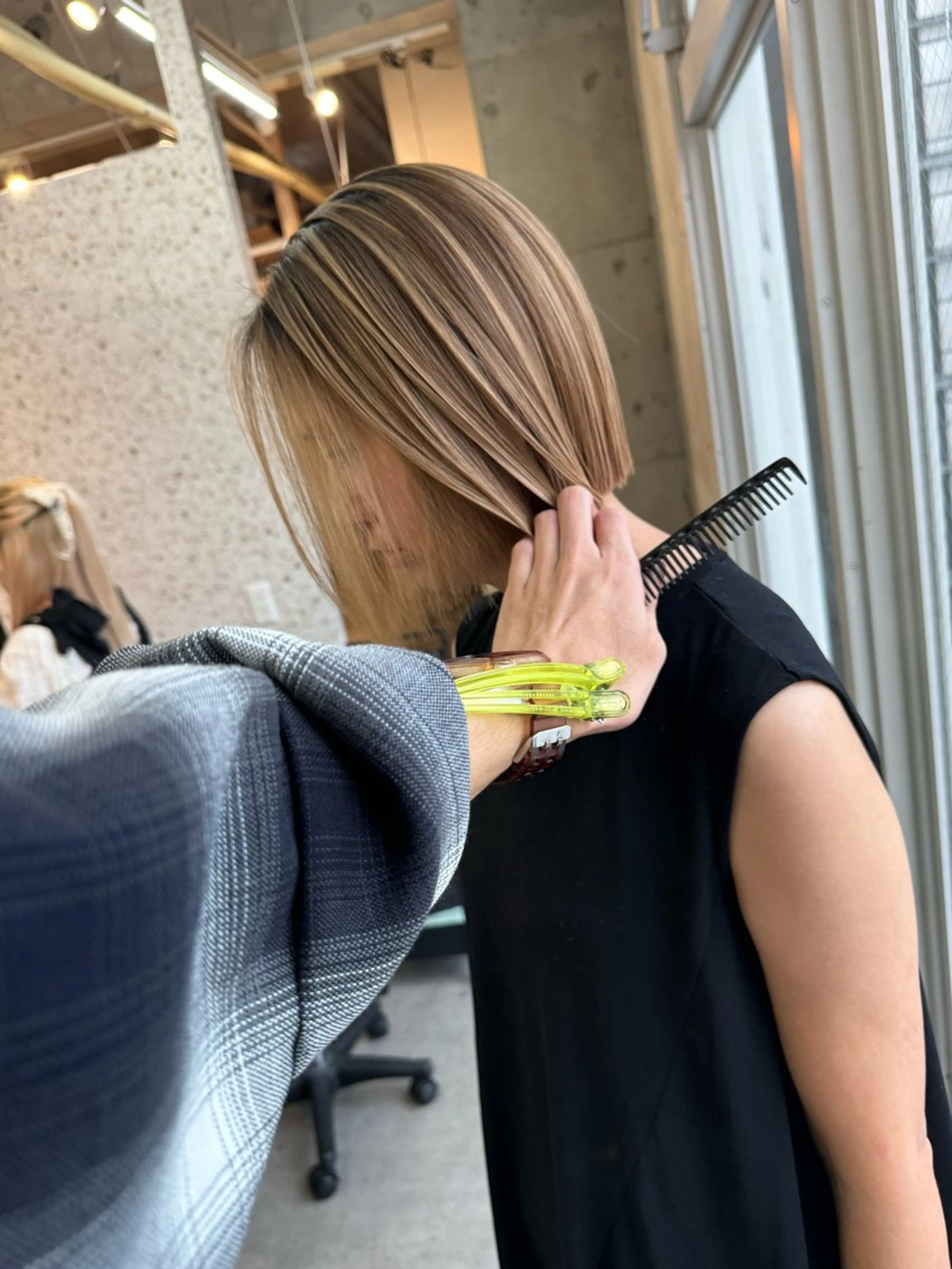 外国人風バレイヤージュ✂️ブリーチ1回＋2stepトリートメント✨の写真