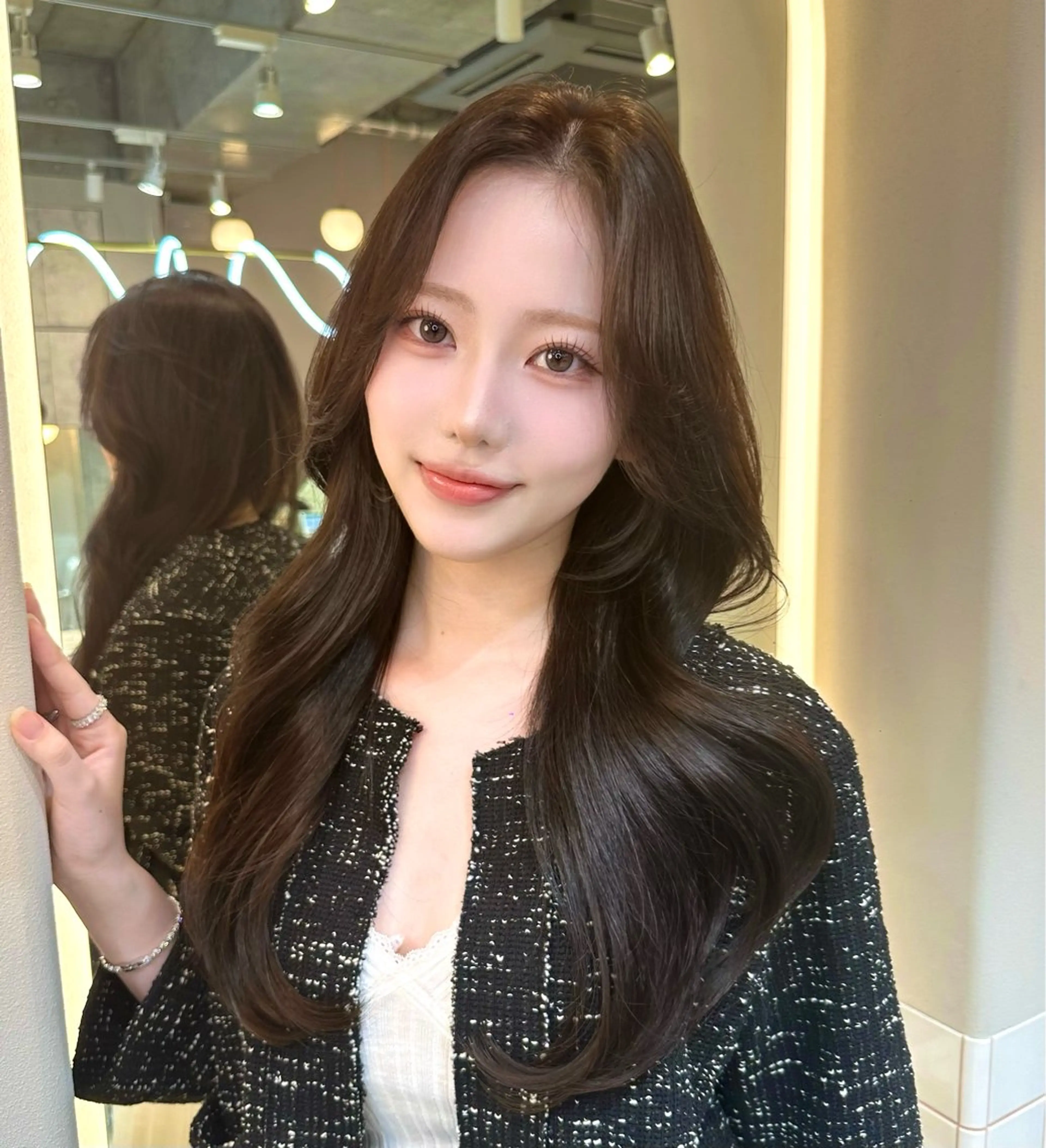 ロング カラー ベージュカラー オリーブベージュ レイヤーカット カット ヘアカラー トリートメント ヘアセット 韓国レイヤー/透明感 カラー/髪質改善角所のヘアスタイル