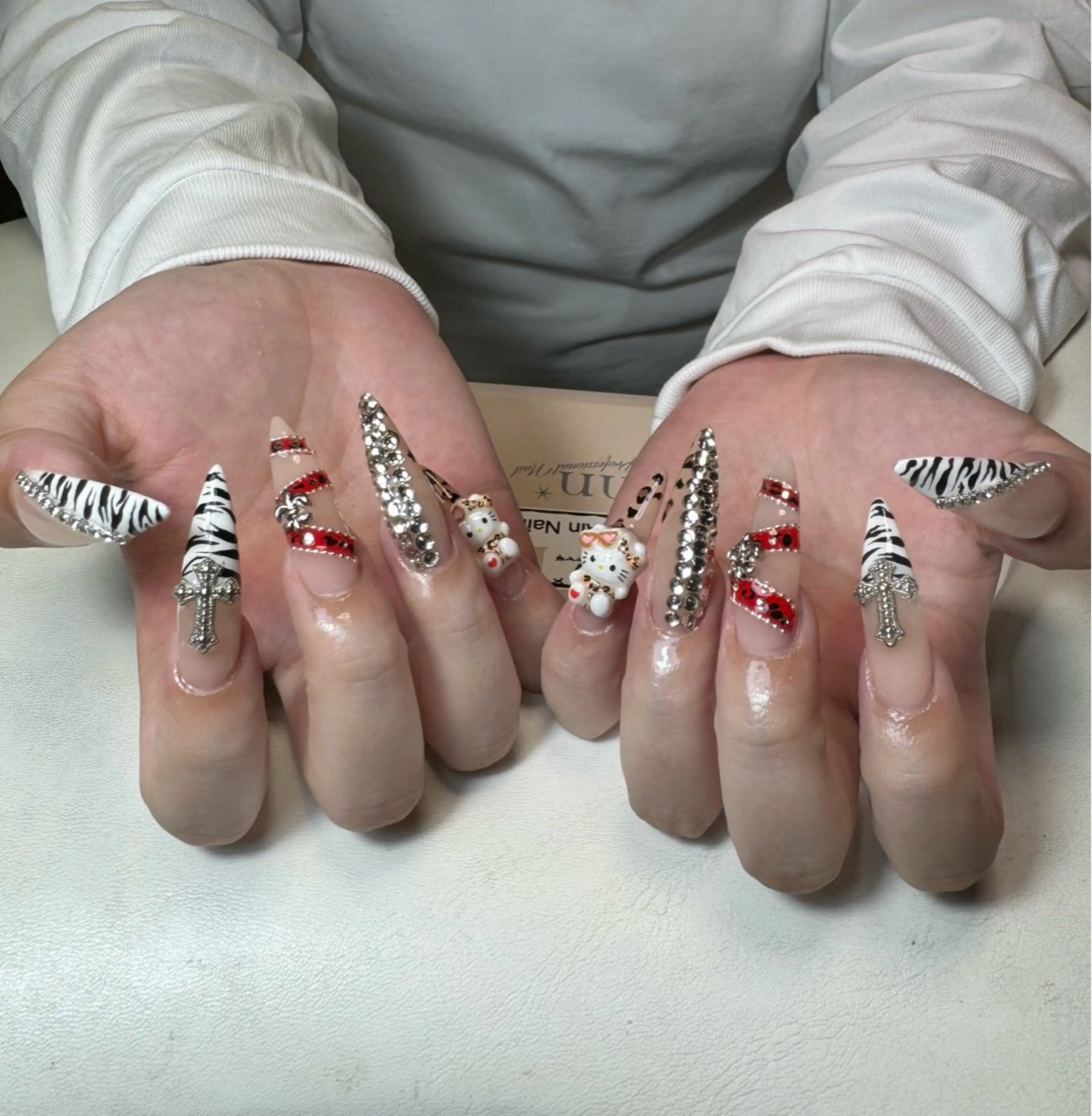ネイル ハンドネイル ain nailのネイルデザイン