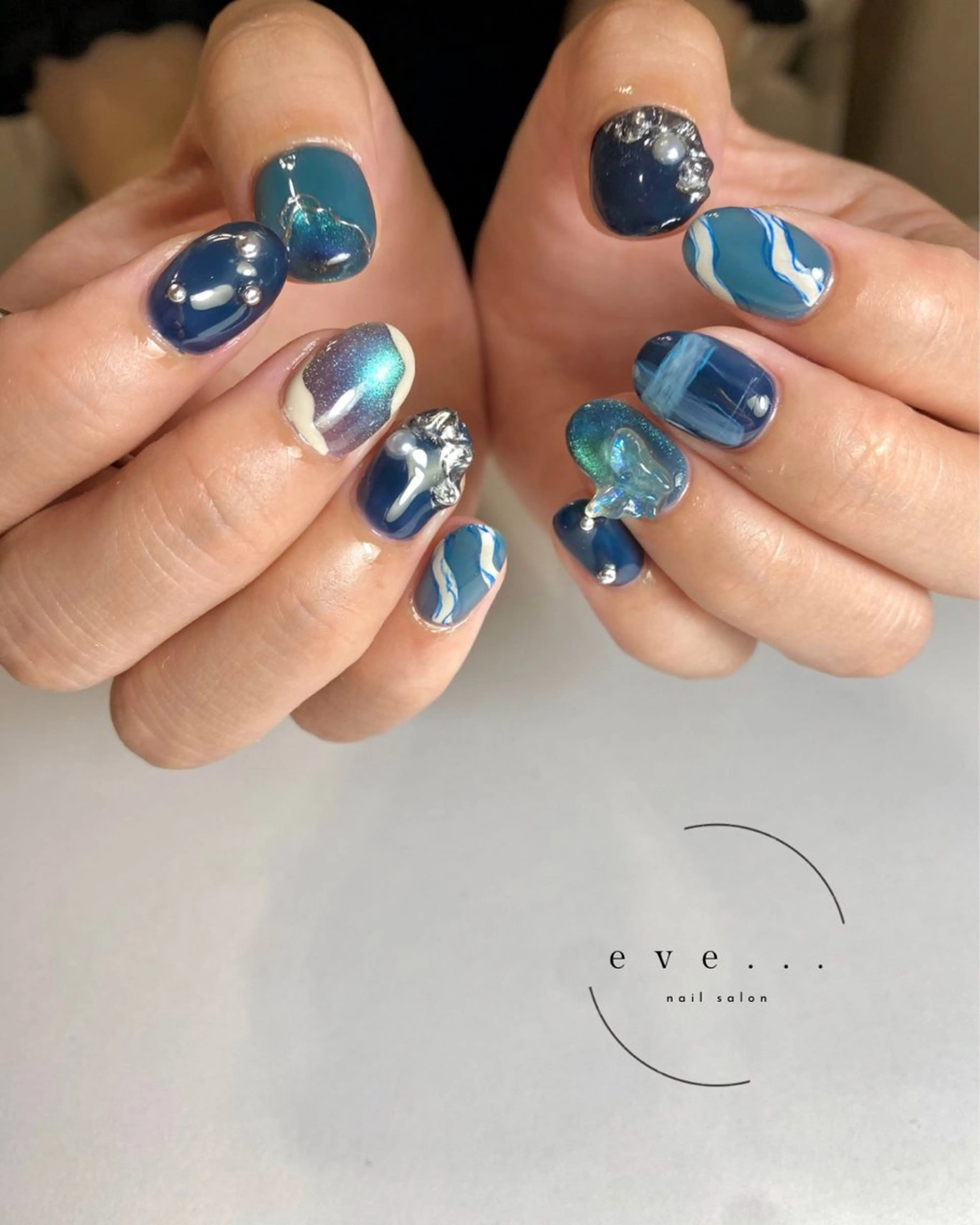 ネイル ブルー ニュアンスネイル ハンドネイル nail salon eve...のネイルデザイン