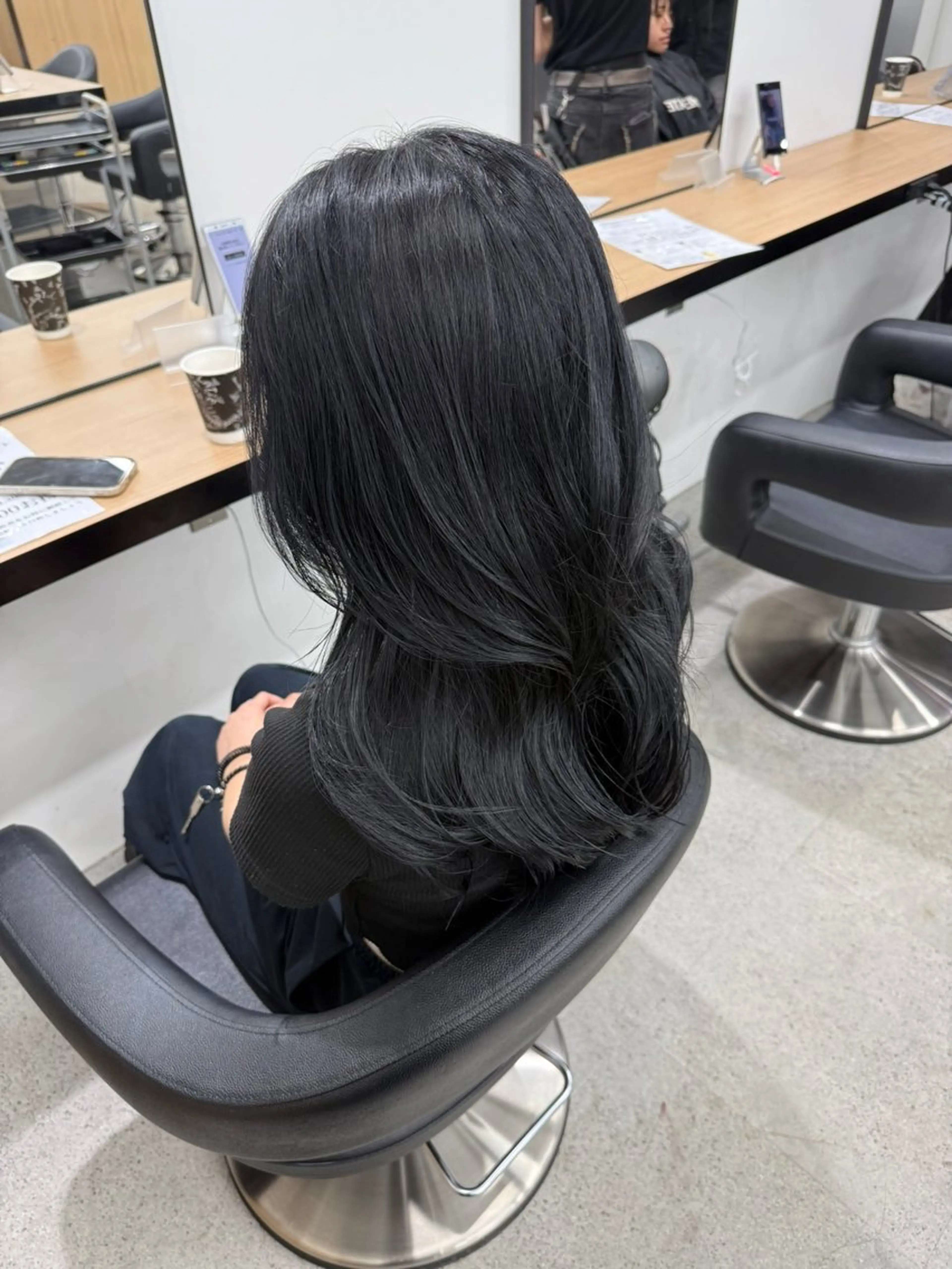 ロング レイヤーカット カット ヘアカラー トリートメント ヘアセット ブルーブラック レイヤー/TERUのヘアスタイル