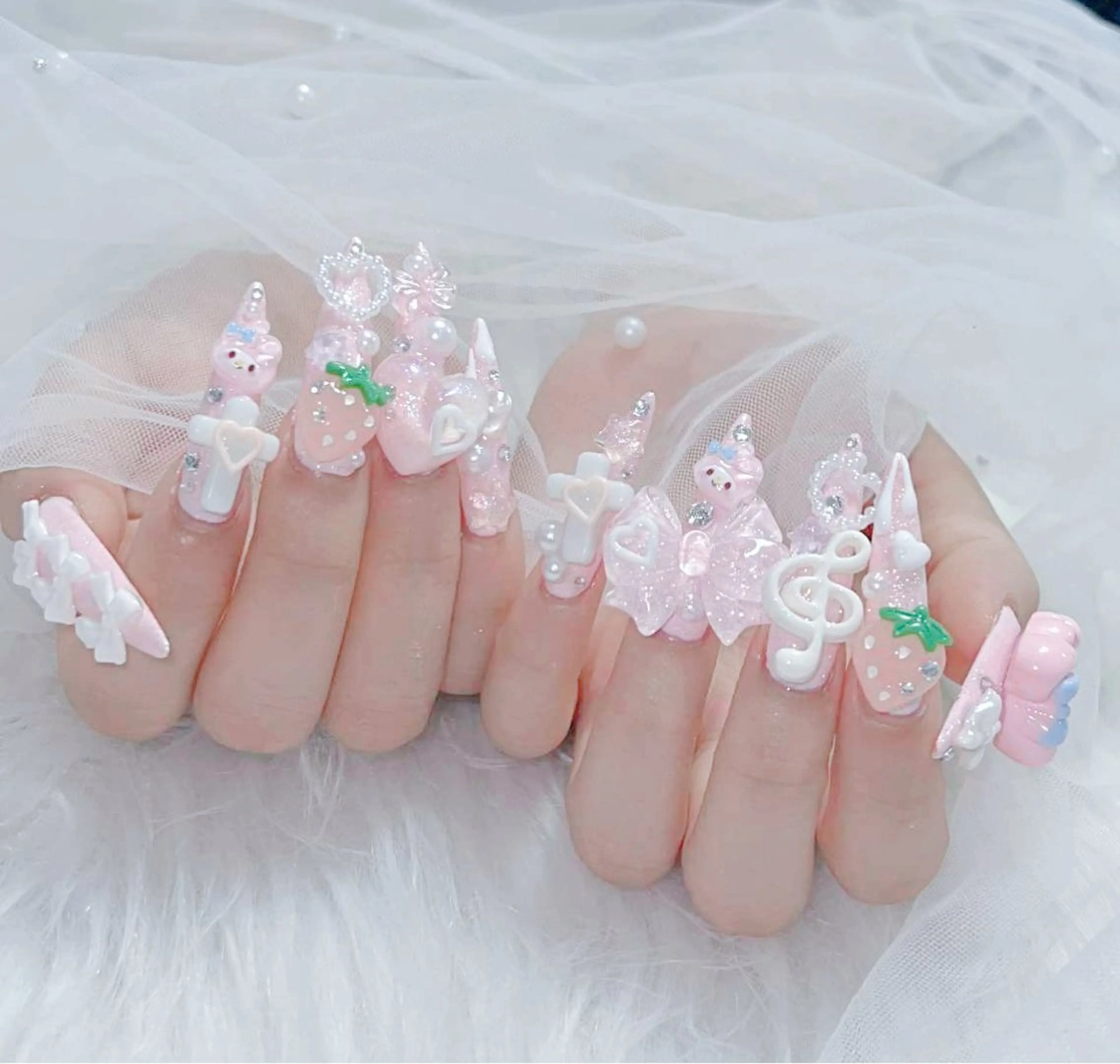 ネイル オーロラネイル クリアネイル フラッシュネイル ジェルネイル グラデーション ハンドネイル ZUZU AMEE NAILのネイルデザイン