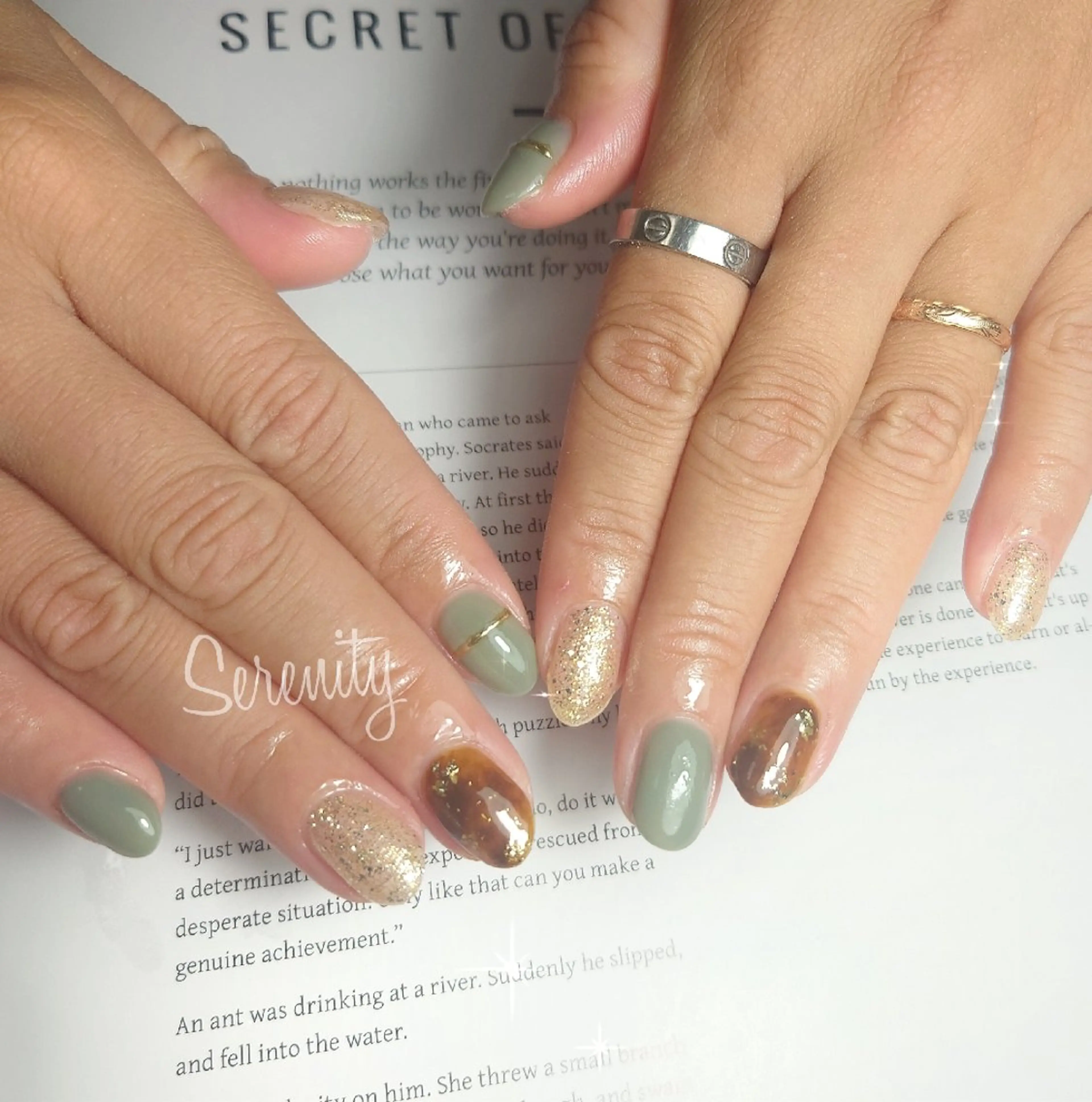ネイル アートネイル べっ甲ネイル ゴールド ラメ(グリッター) ミラーネイル nail  serenityのネイルデザイン