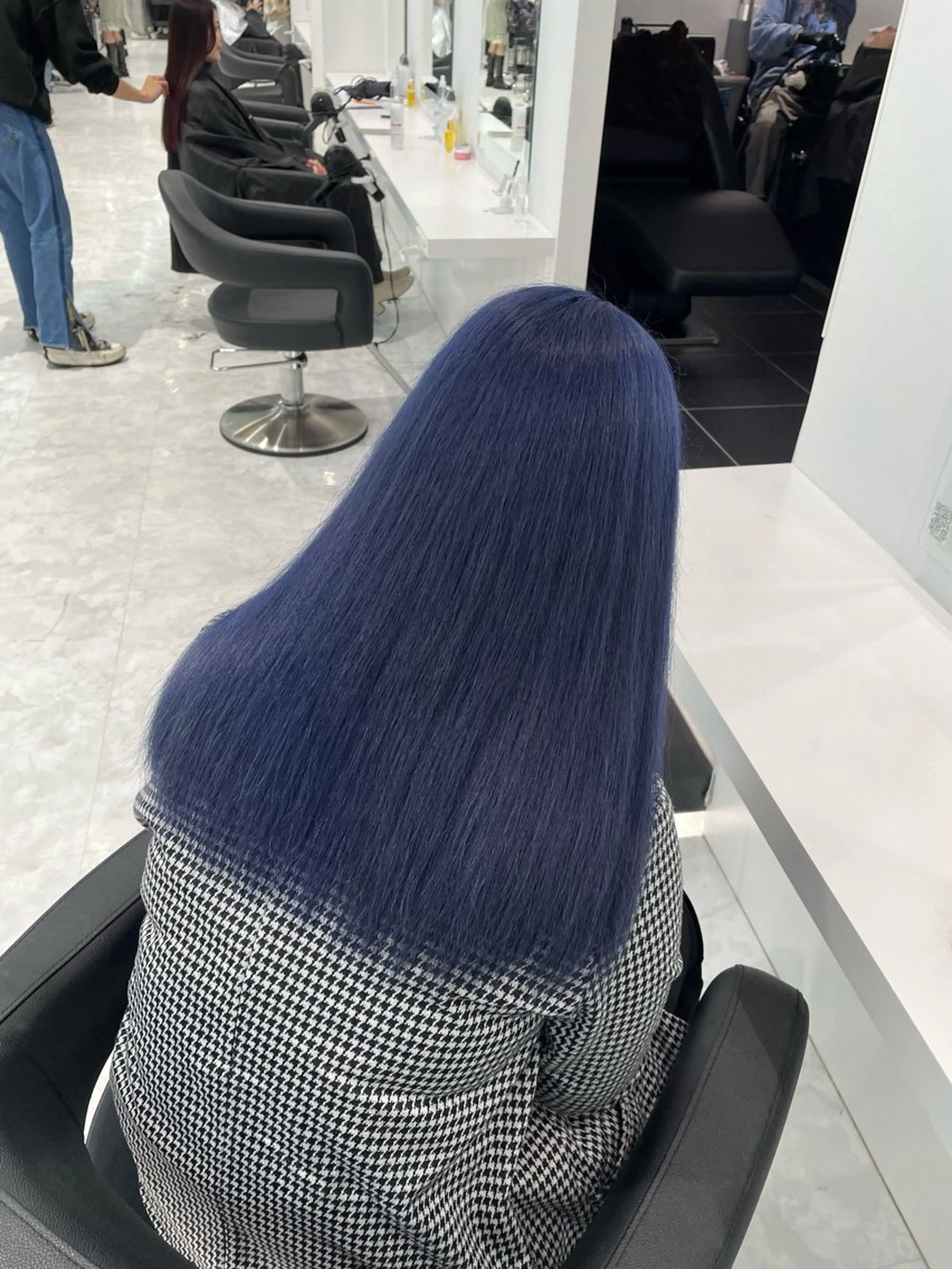 ロング カラー ヘアアレンジ 🩵ダメージレス艶感 ハイトーン🩷のヘアスタイル
