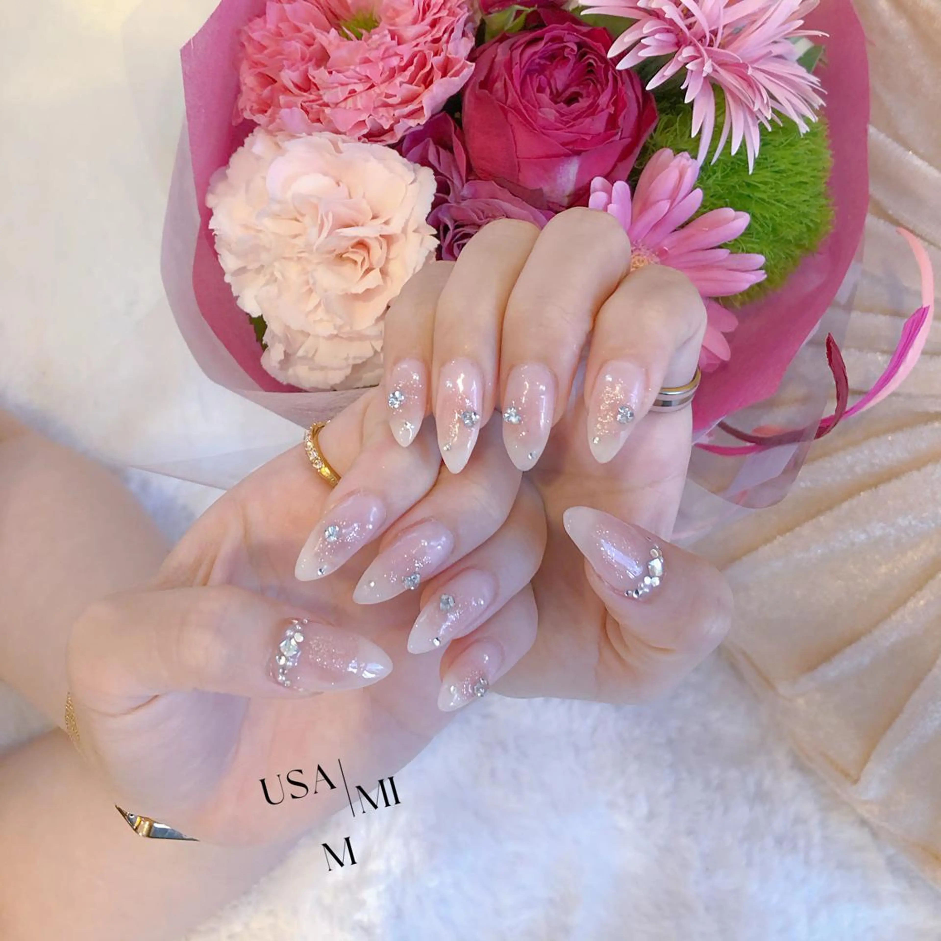 ミディアム ネイル ハンドネイル 💕🐰うさみみ🐰 💕のネイルデザイン