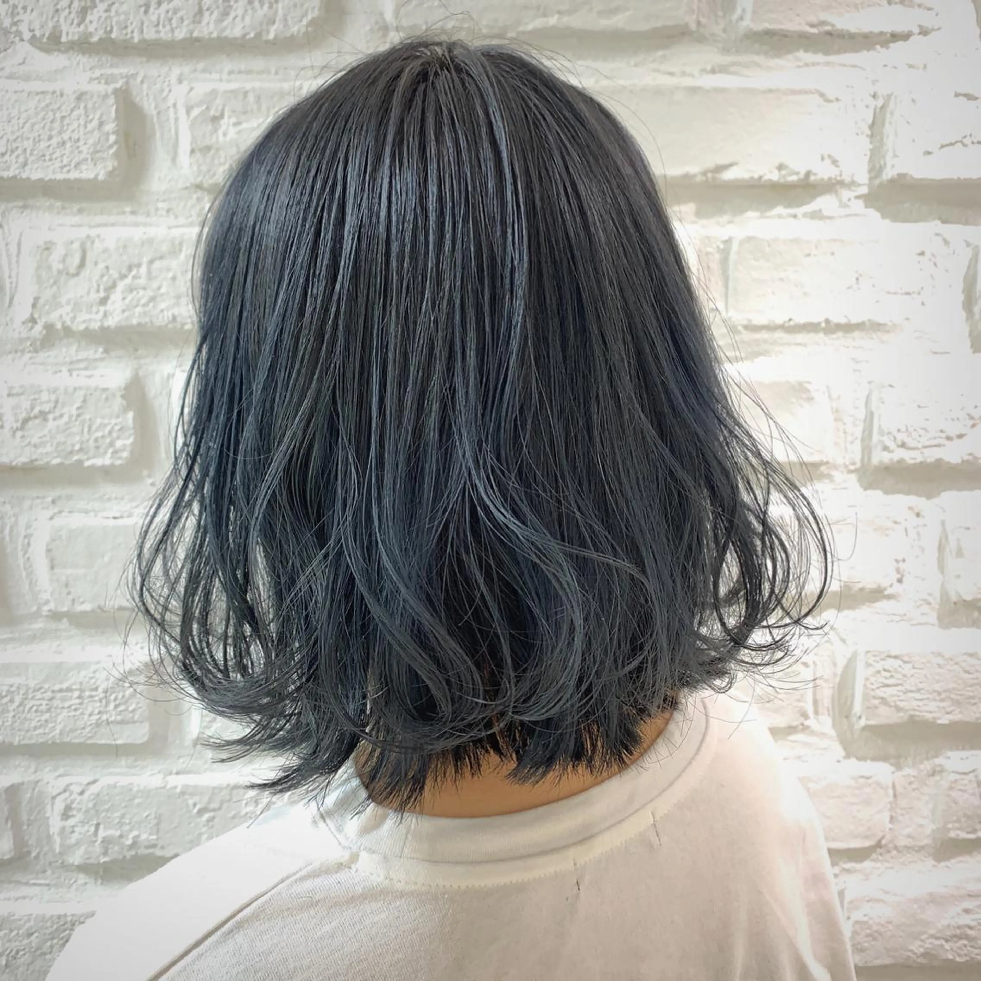 ミディアム カラー ブリーチ ブルーカラー ブルージュ グラデーションカラー イルミナカラー カット ヘアカラー トリートメント 【デザインカラー】 粥川佳日望のヘアスタイル
