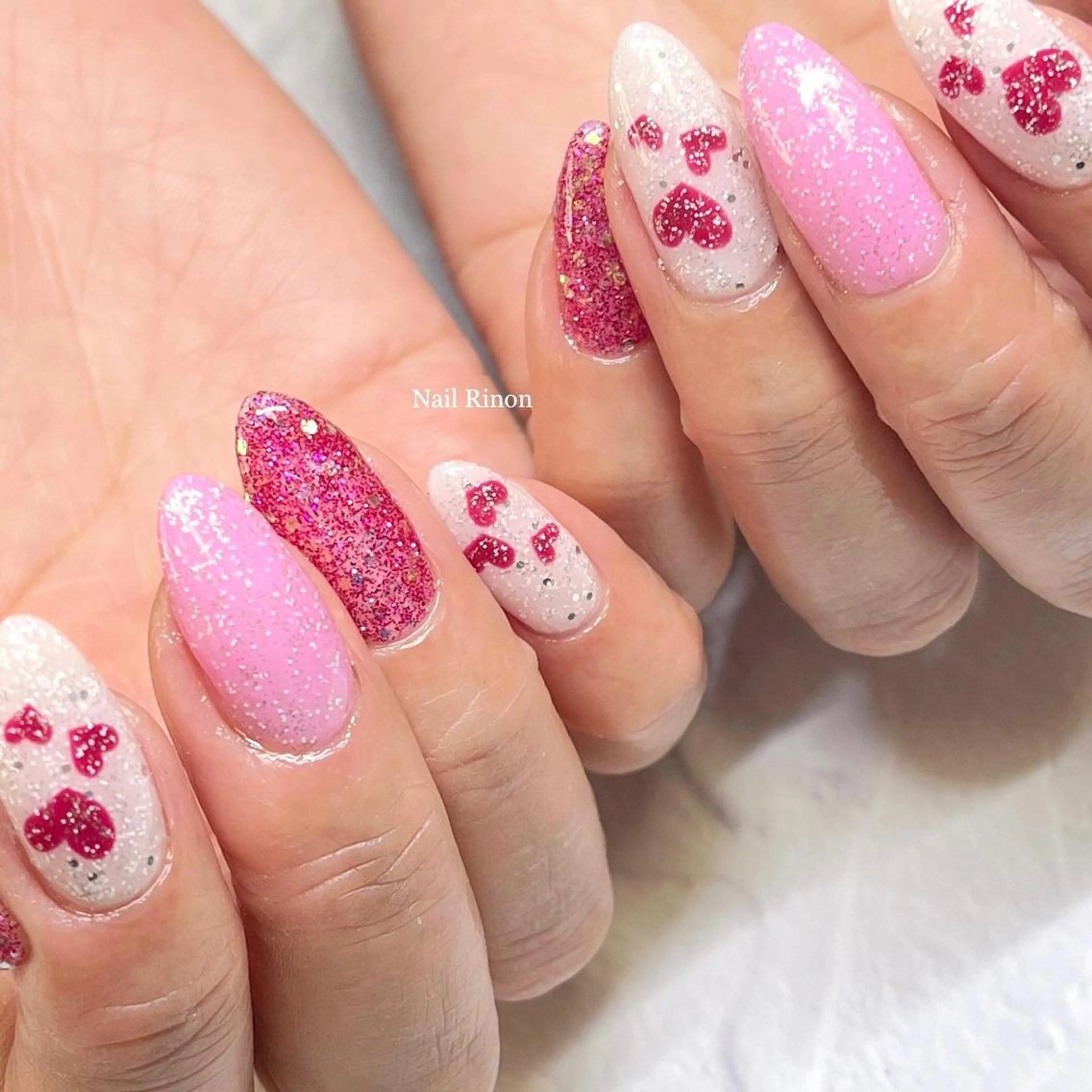 ネイル キラキラネイル バレンタイン ハンドネイル Nail Rinonのネイルデザイン