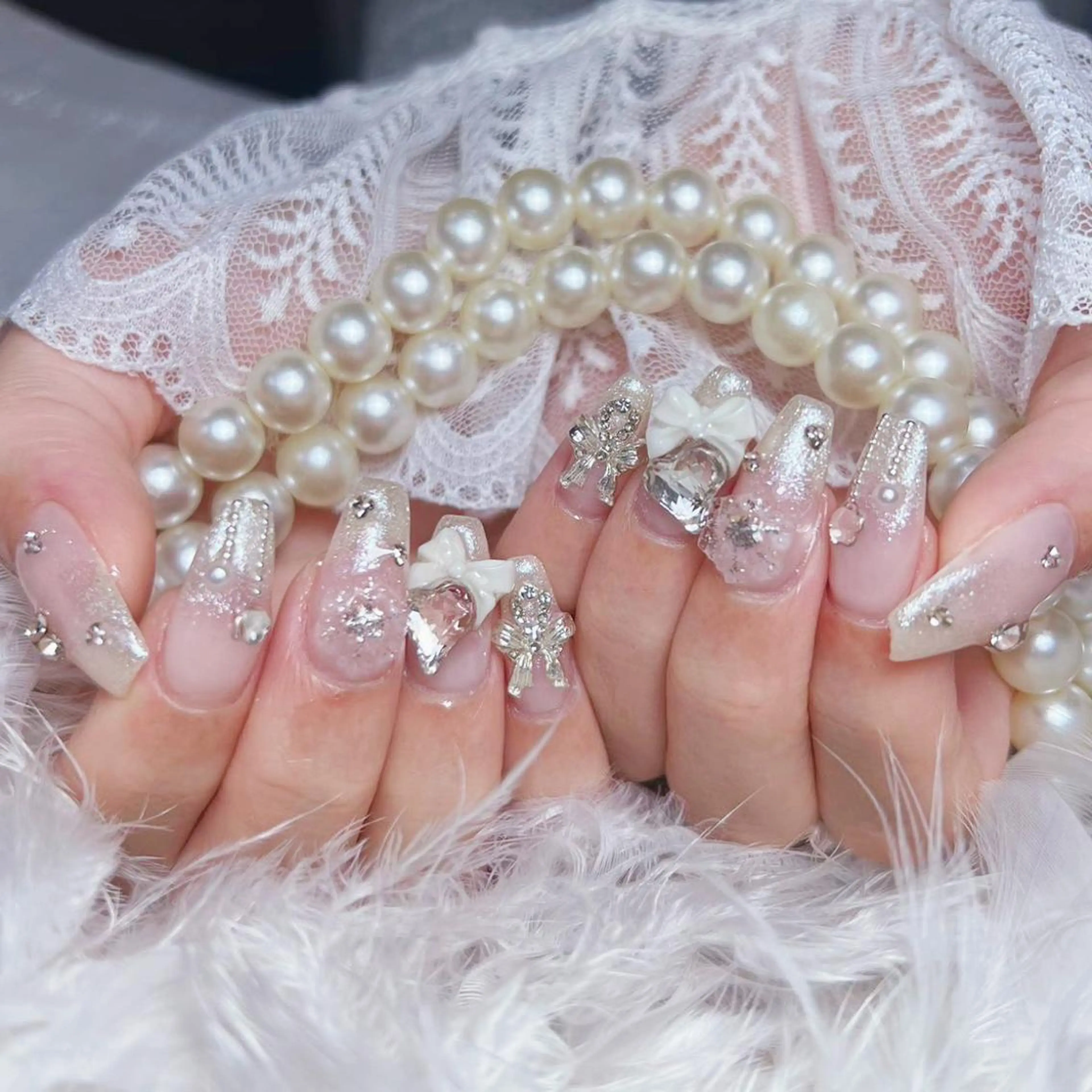 ネイル アートネイル オーロラネイル ガーリー キラキラネイル 韓国ネイル Nail Monsterのネイルデザイン