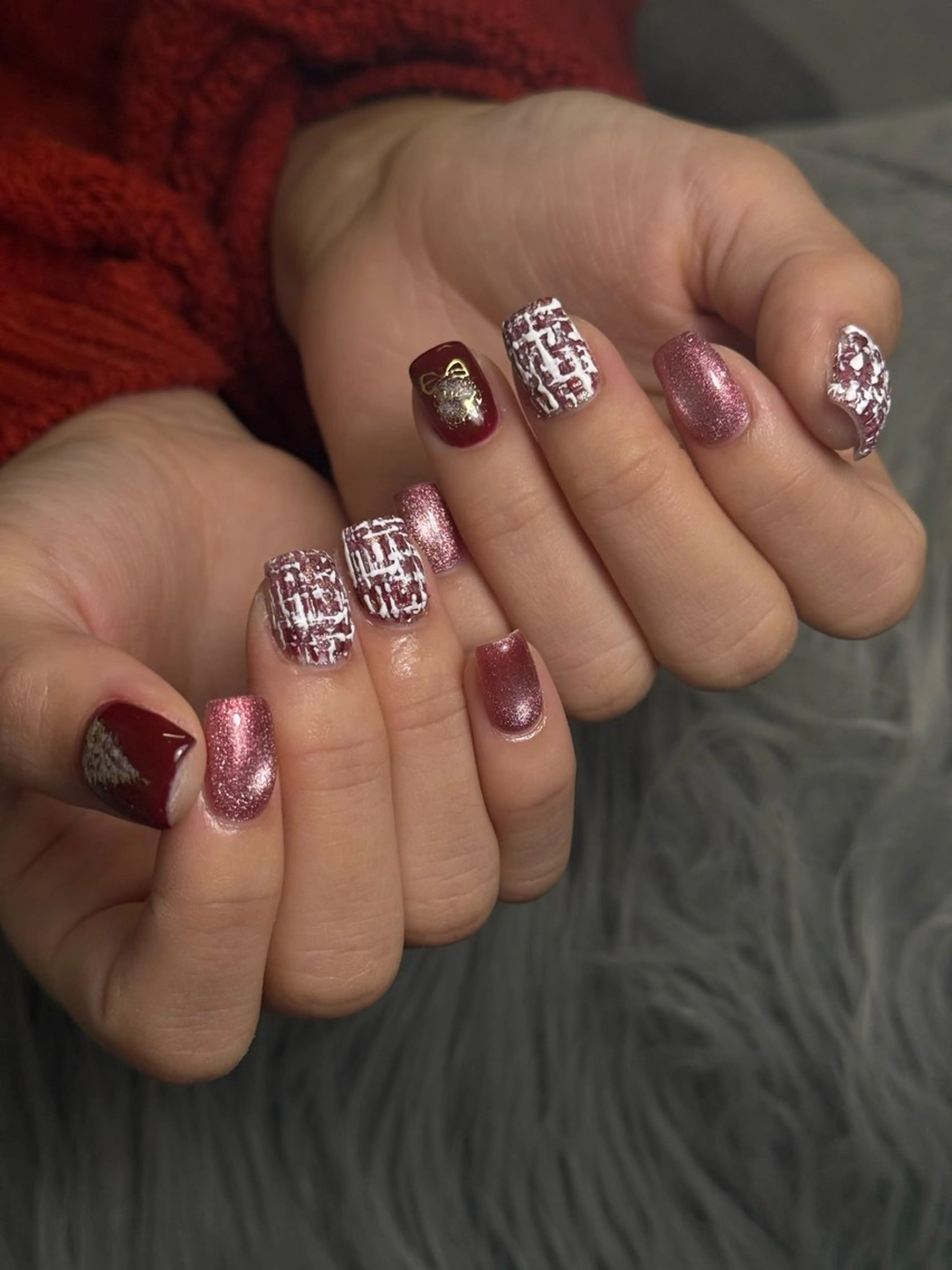 ネイル 赤色 ツイードネイル 冬ネイル クリスマス ハンドネイル Nail salon h所属・nail salon h🎀小夏のネイルデザイン